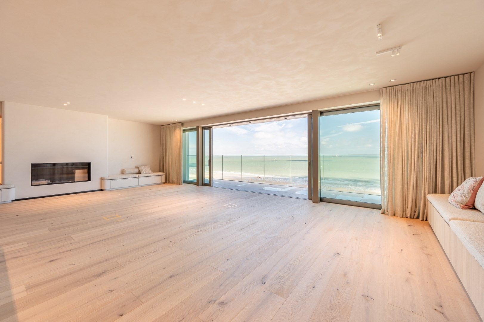 Luxueus appartement met frontaal zeezicht in het Zoute Knokke foto 2