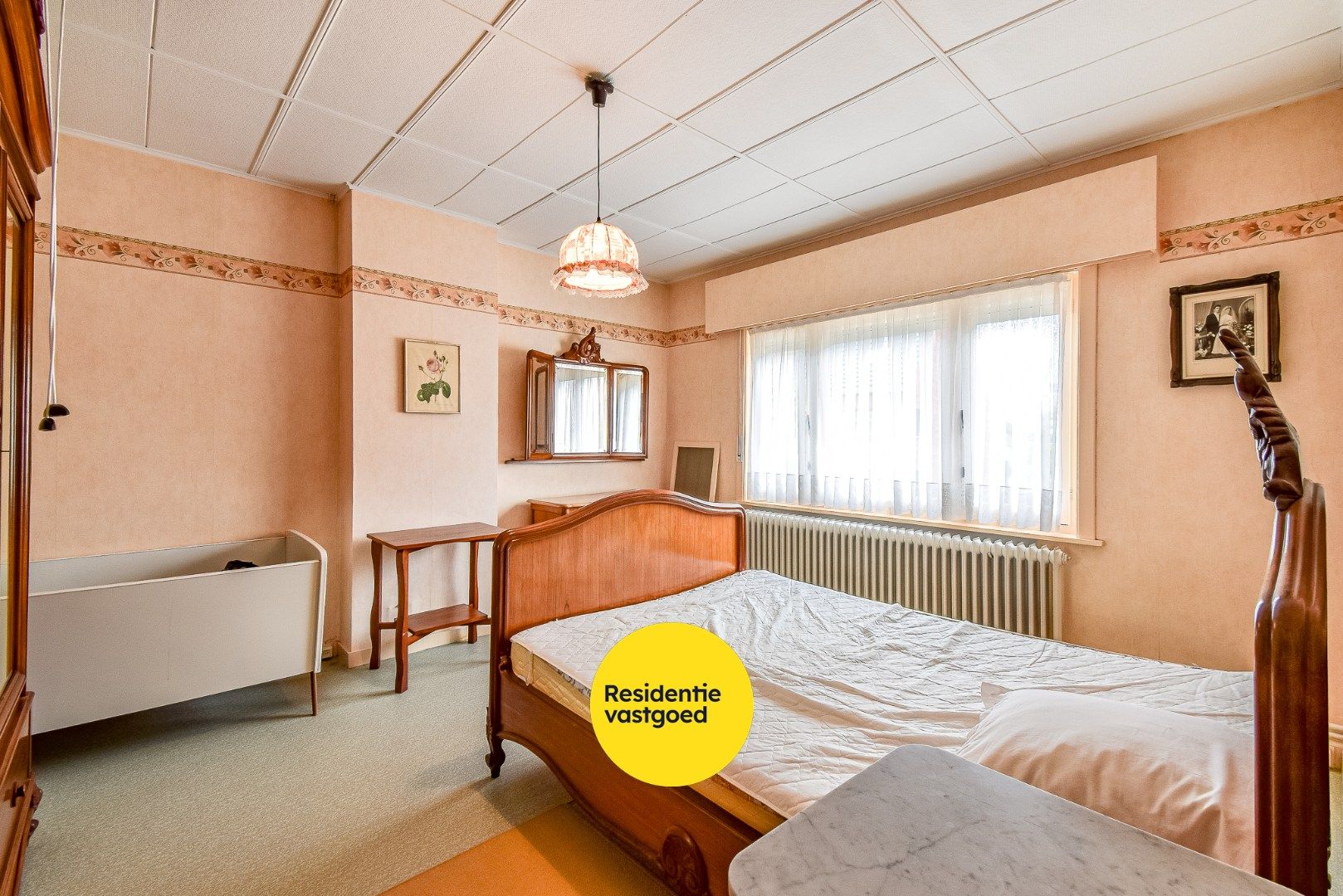 Ruim gesloten gezinswoning met inpandige garage en 4 slaapkamers in centrum Gistel foto 12