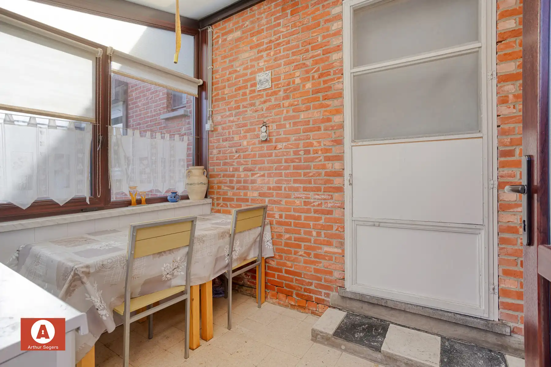 Halfopen bebouwing op zeer centrale ligging foto 25