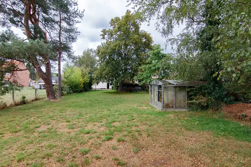TE RENOVEREN WONING OP RUIM PERCEEL VAN BIJNA 12 ARE HALFOPEN BEBOUWING MET VEEL RUIMTE EN UITBREIDINGSMOGELIJKHEDEN foto 20