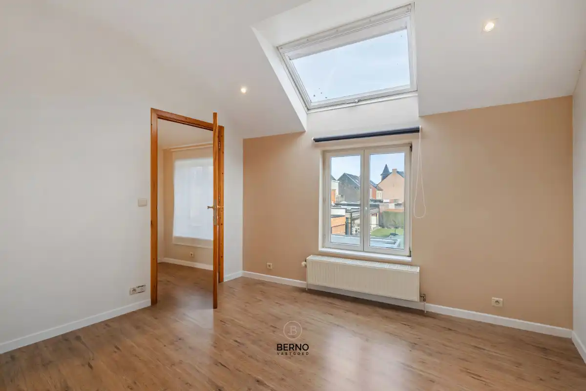 Charmante rijwoning dorpskern Denderbelle. foto 12