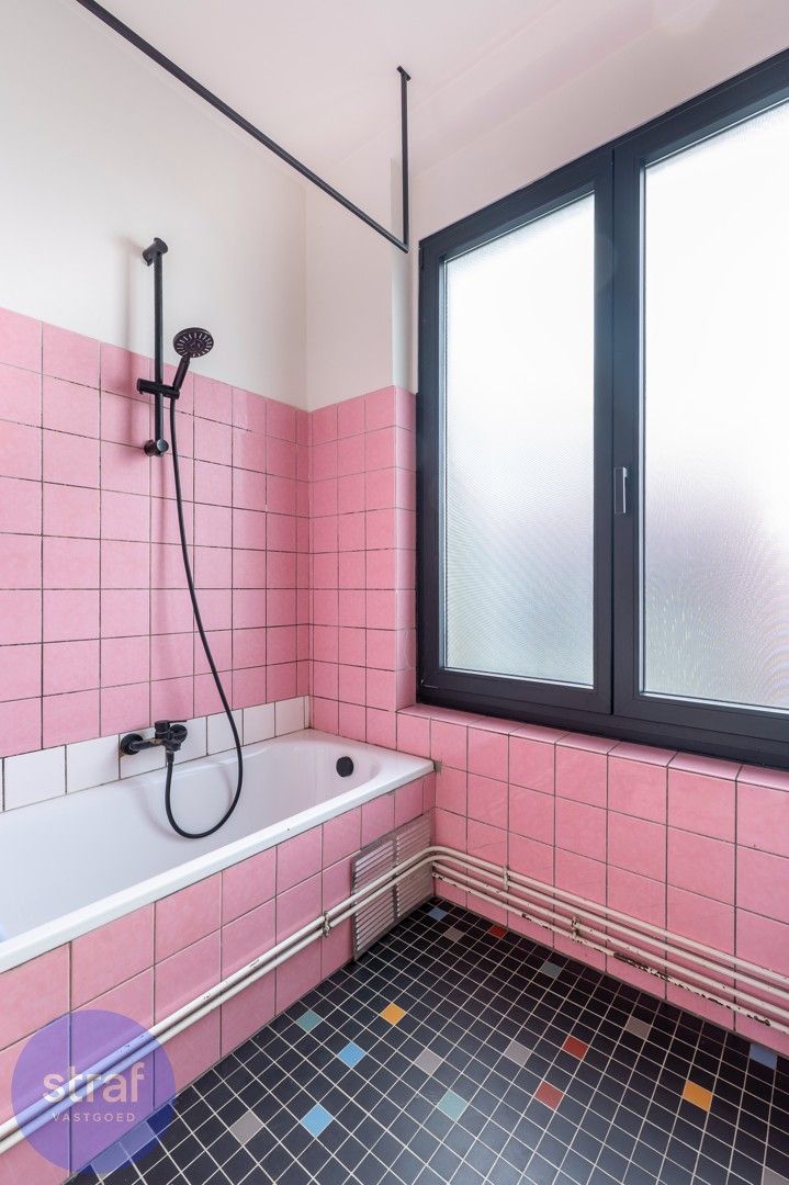 Charmante bel-etage met drie slaapkamers en tuin in een rustige straat foto 16