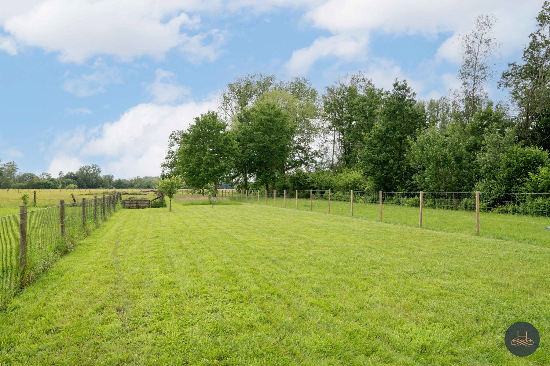 Knappe recente woning met prachtig groen uitzicht foto 28