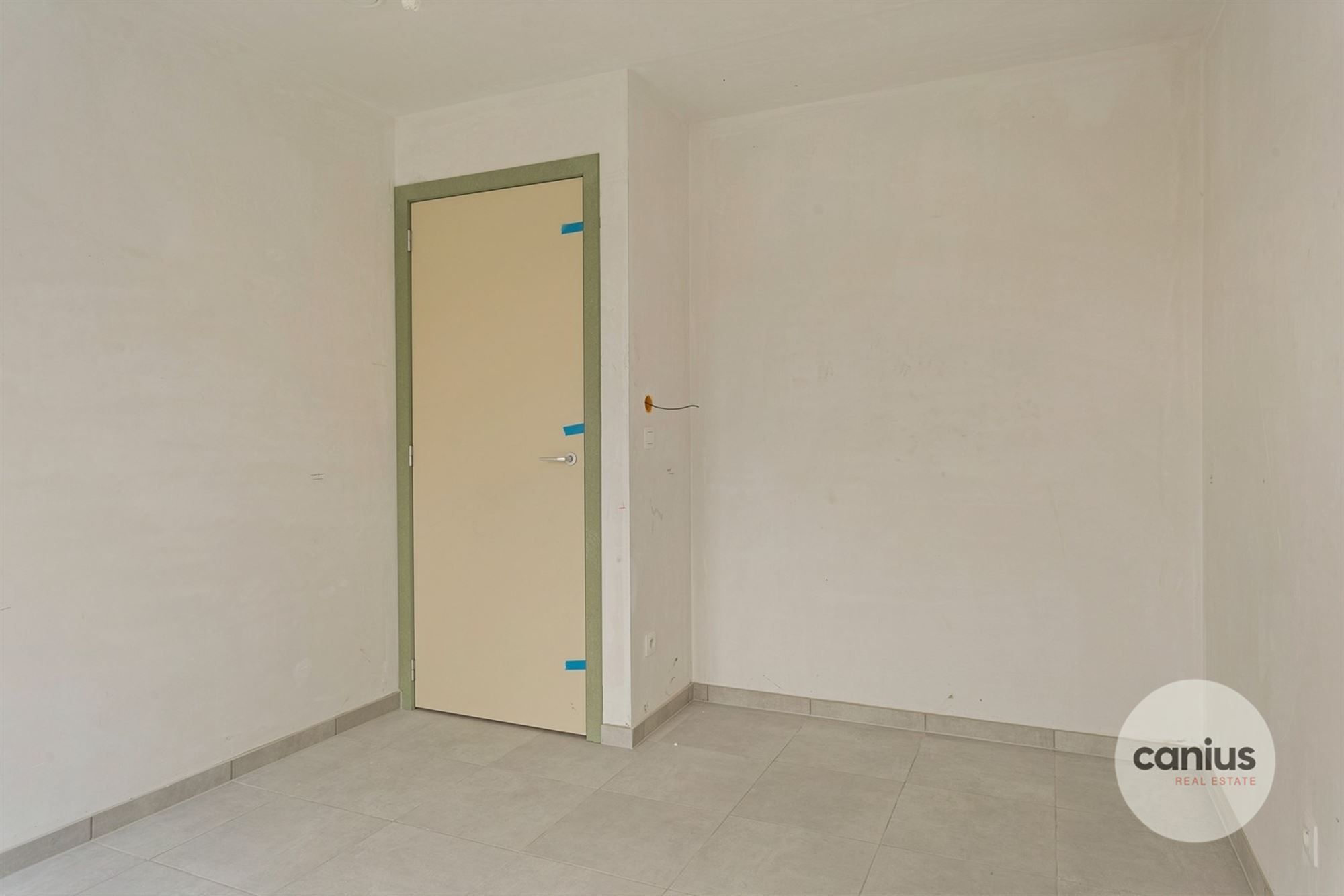 RECENT APP. MET 1 SLK, TERRAS EN AUTOSTAANPLAATS foto 9