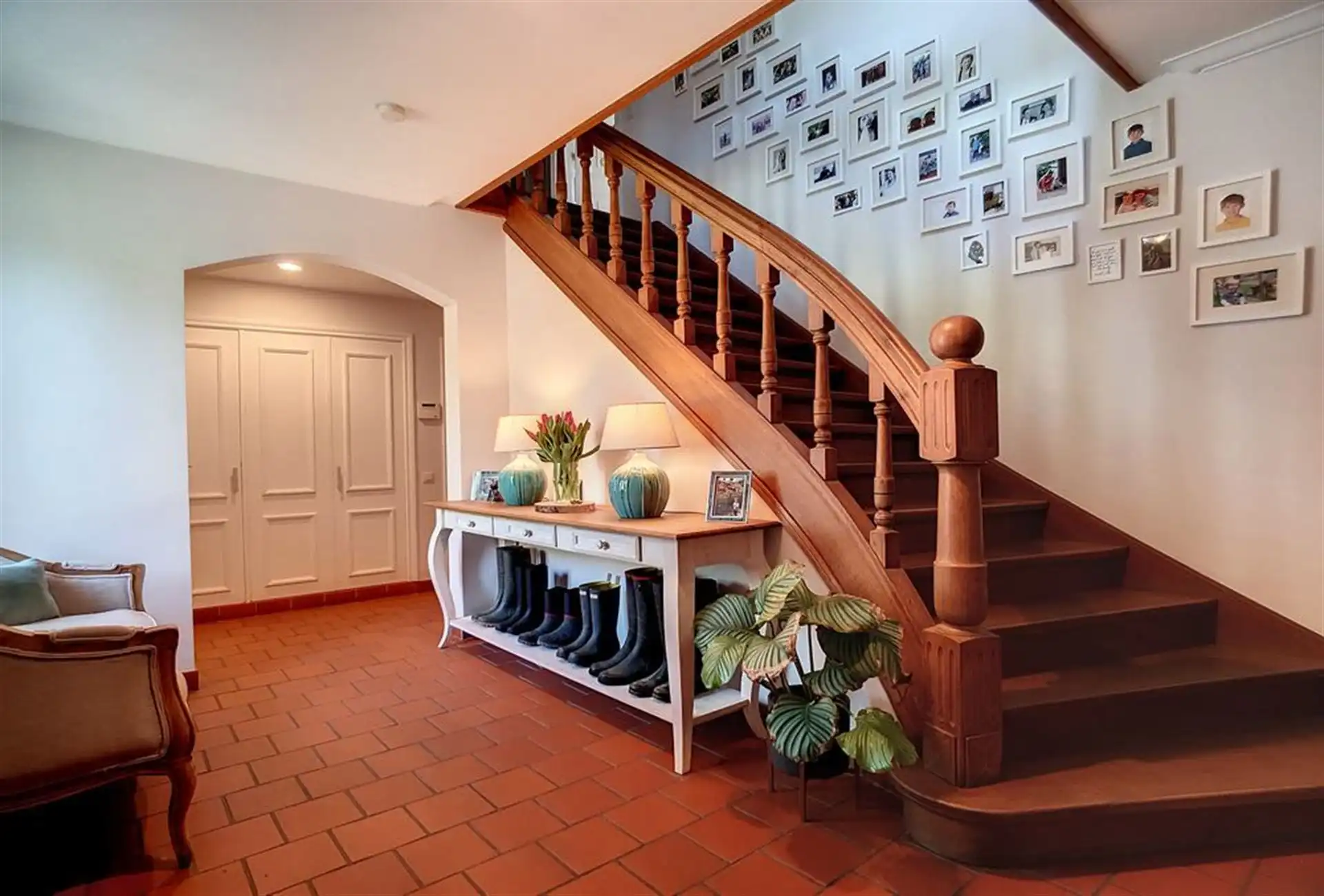 Residentieel gelegen villa foto 13