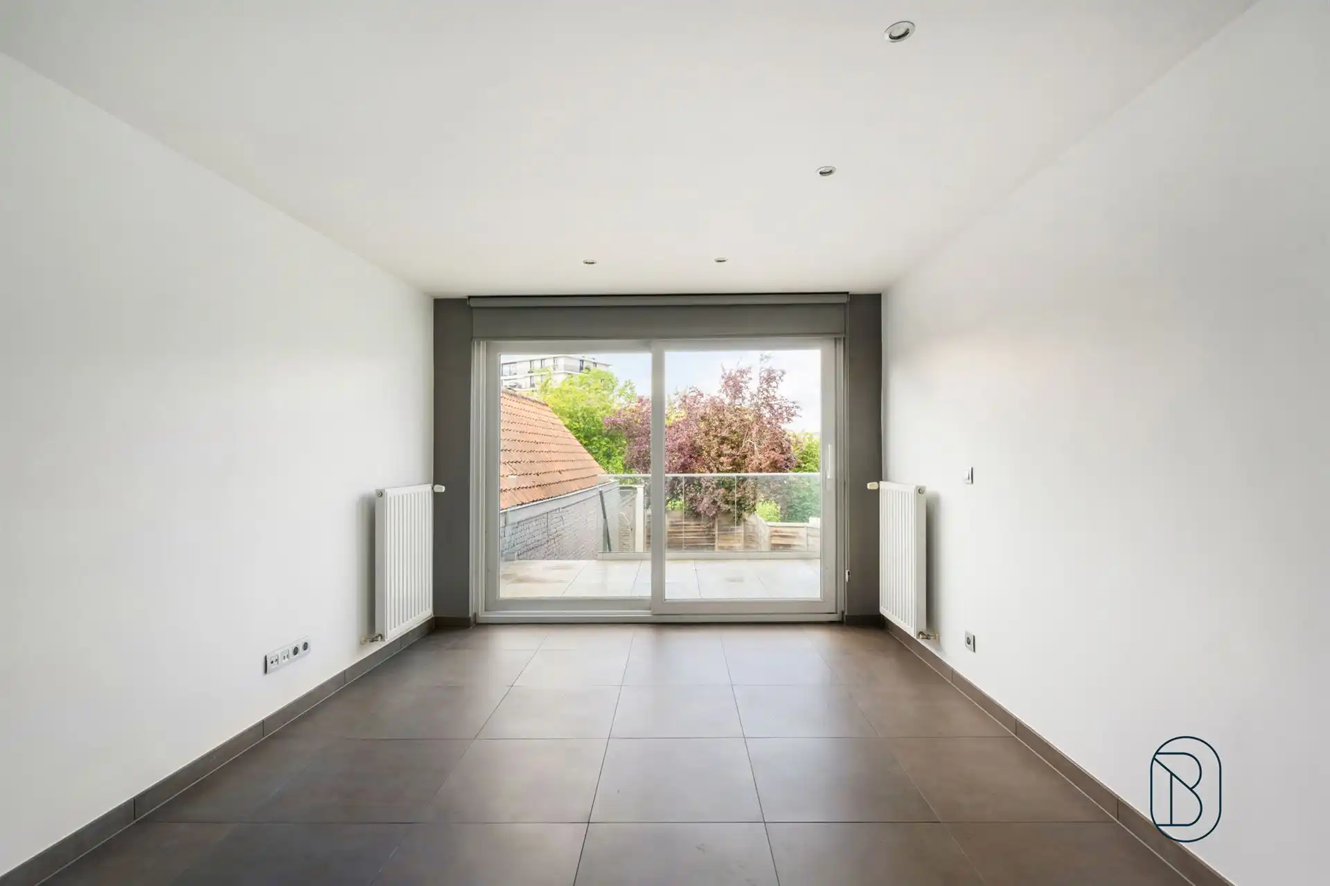 Topgelegen handelspand met kwalitatief duplex appartement foto 15