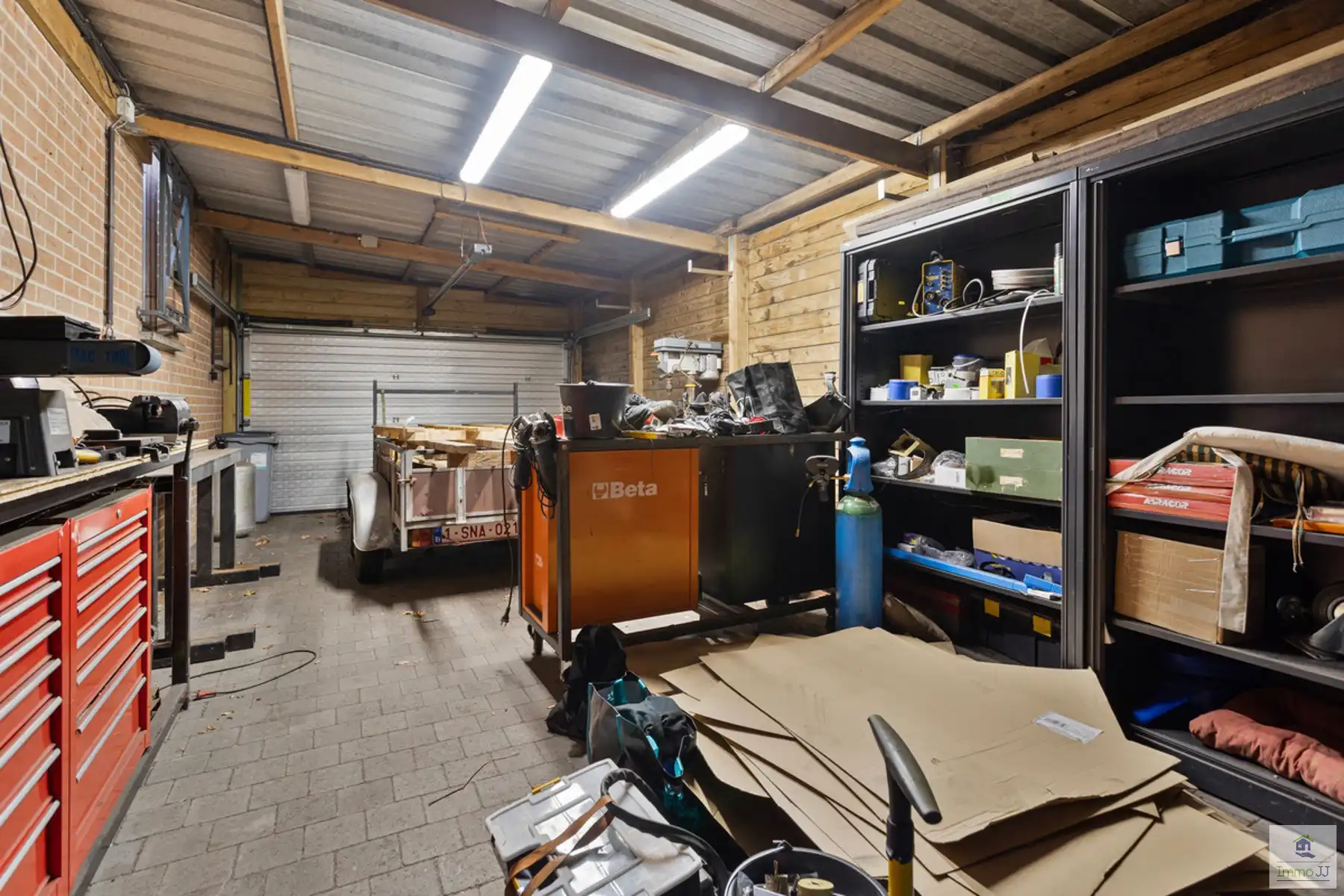 Halfopen bebouwing met zwembad foto 21