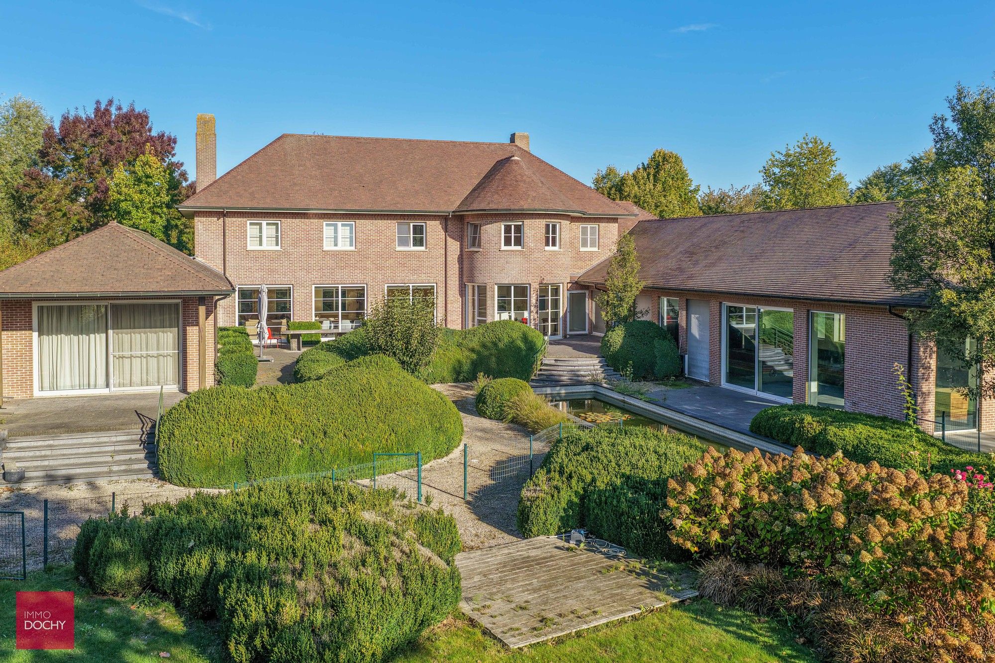 Rustig en residentieel gelegen ruime villa aan Hoog-Kortrijk foto 2