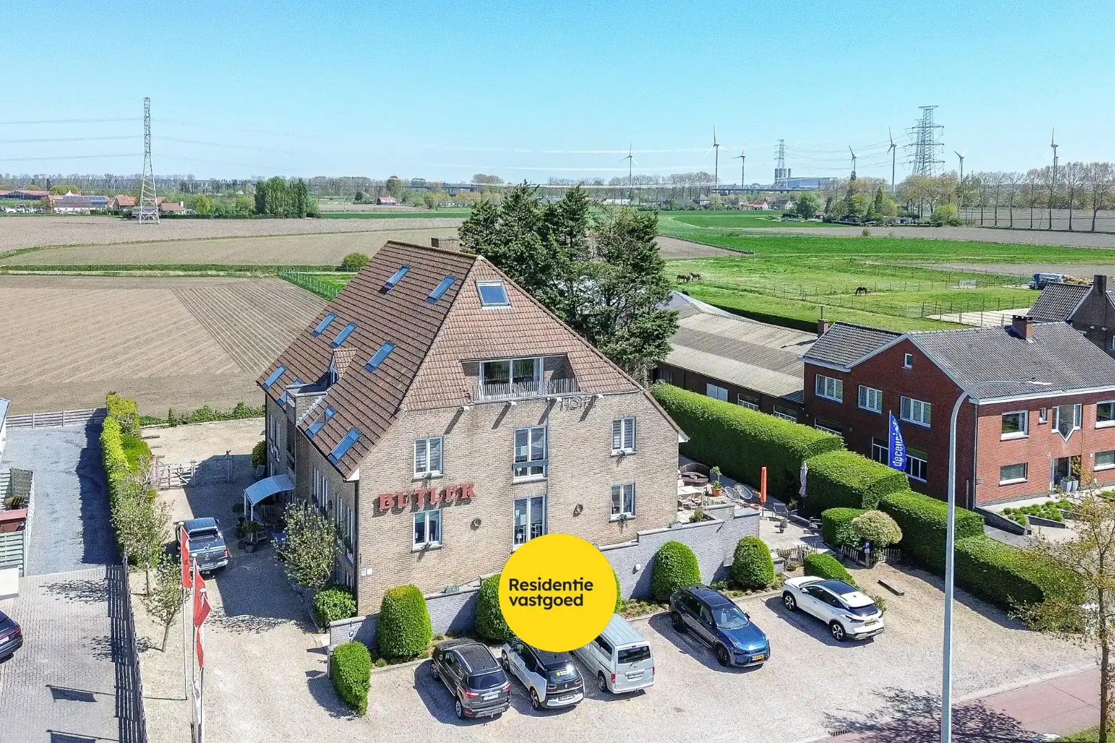Unieke investeringskans: karaktervol hotel met 18 kamers & woonmogelijkheden te koop!  foto 3