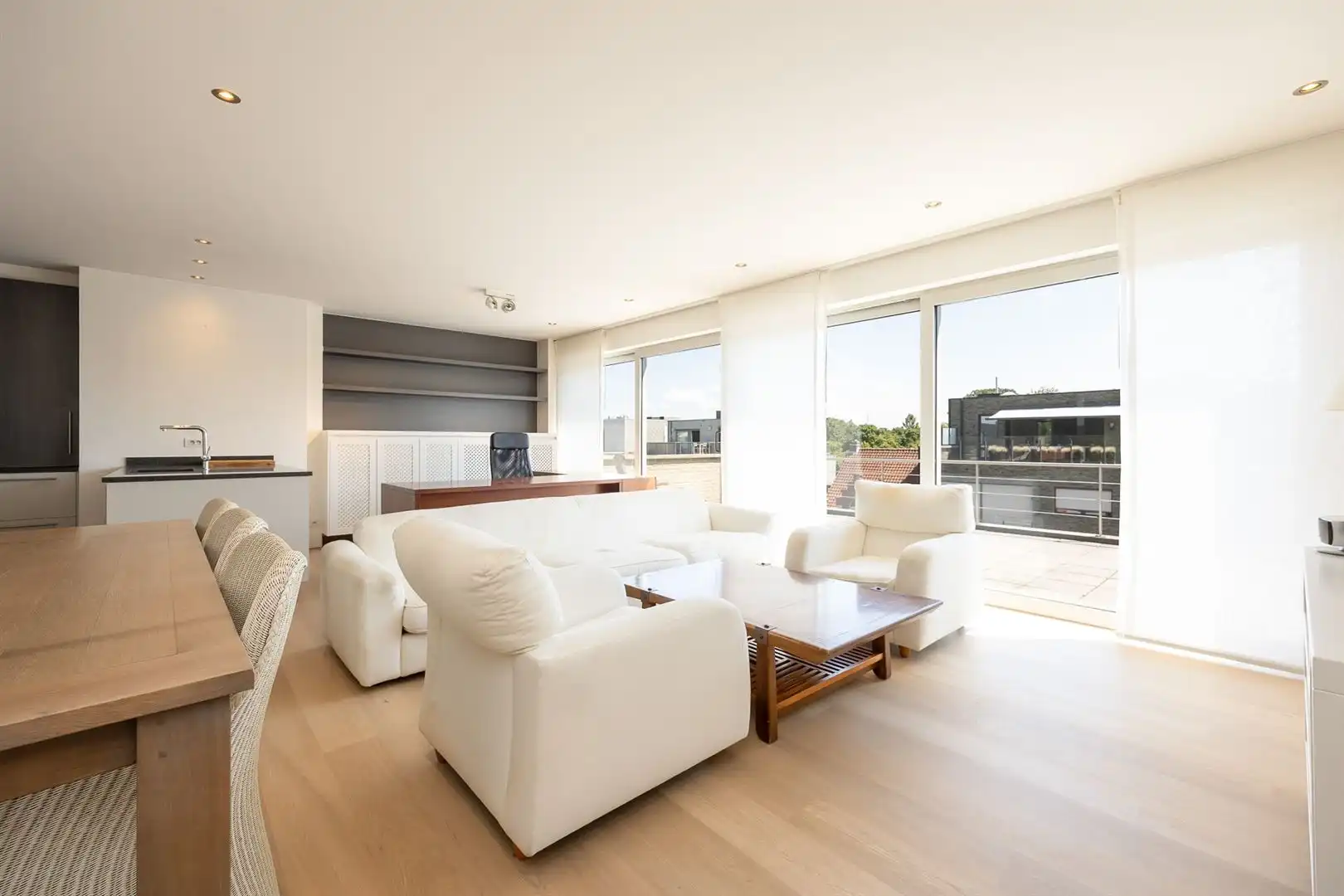 Gemeubelde penthouse in hartje Brasschaat foto 4