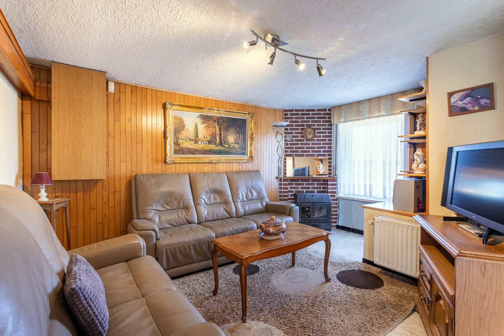 Te renoveren woning met 3 slaapkamers, loods en weide op 59a in het groene Pepingen foto 3