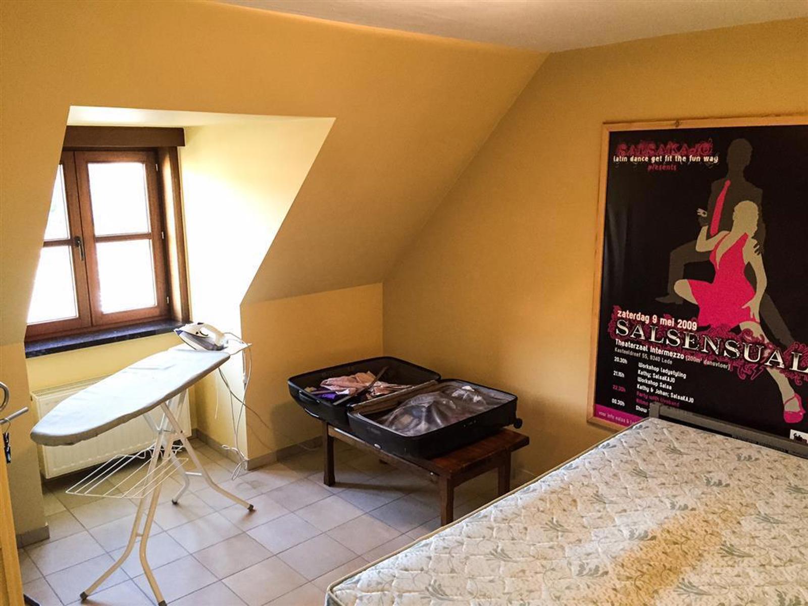 Halfopen bebouwing met 4 slaapkamers, garage en tuin foto 10