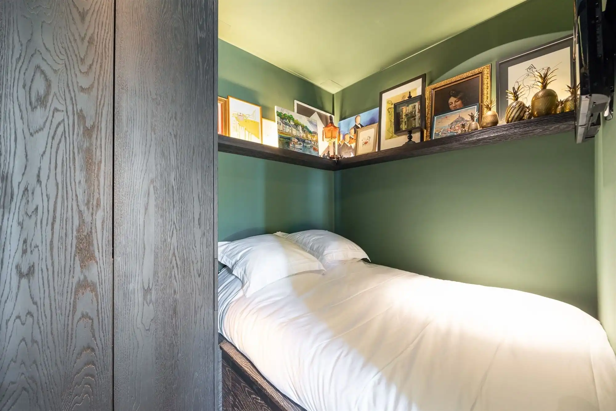 Gemeubeld gerenoveerd appartement op ideale locatie foto 8