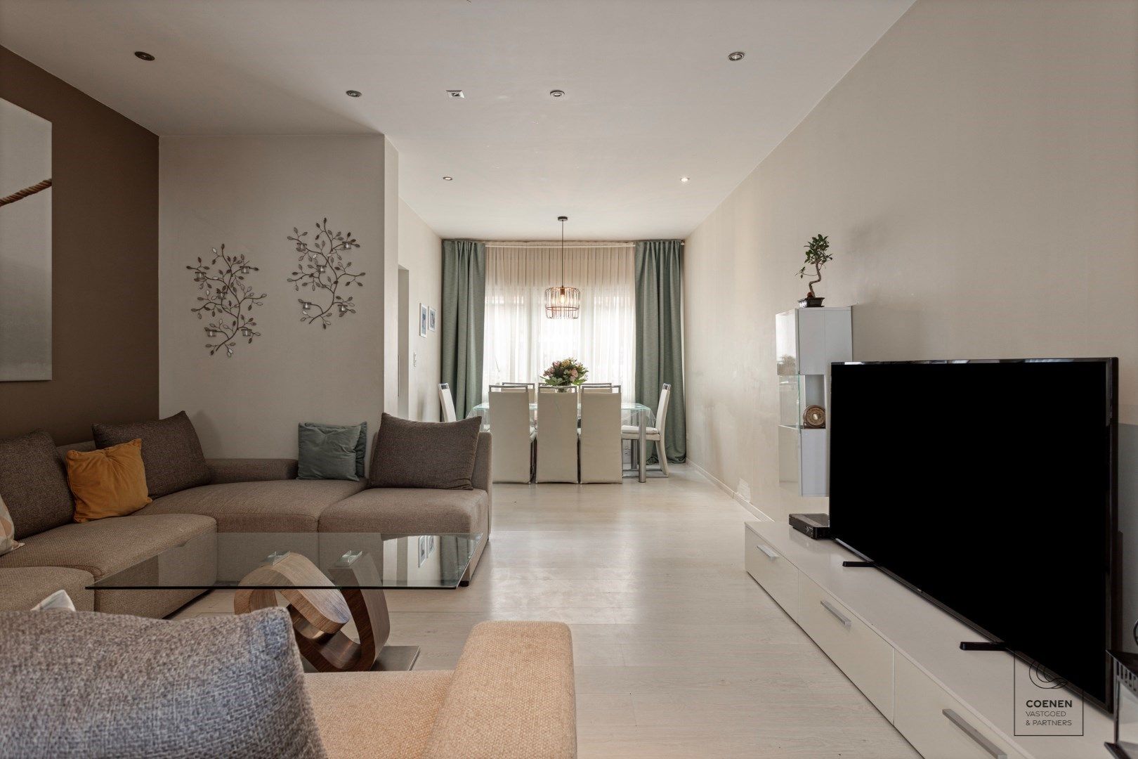 Ruime woning met 5 slpk's en een bew opp van 155 m² op zeer centrale ligging te Merksem foto 5