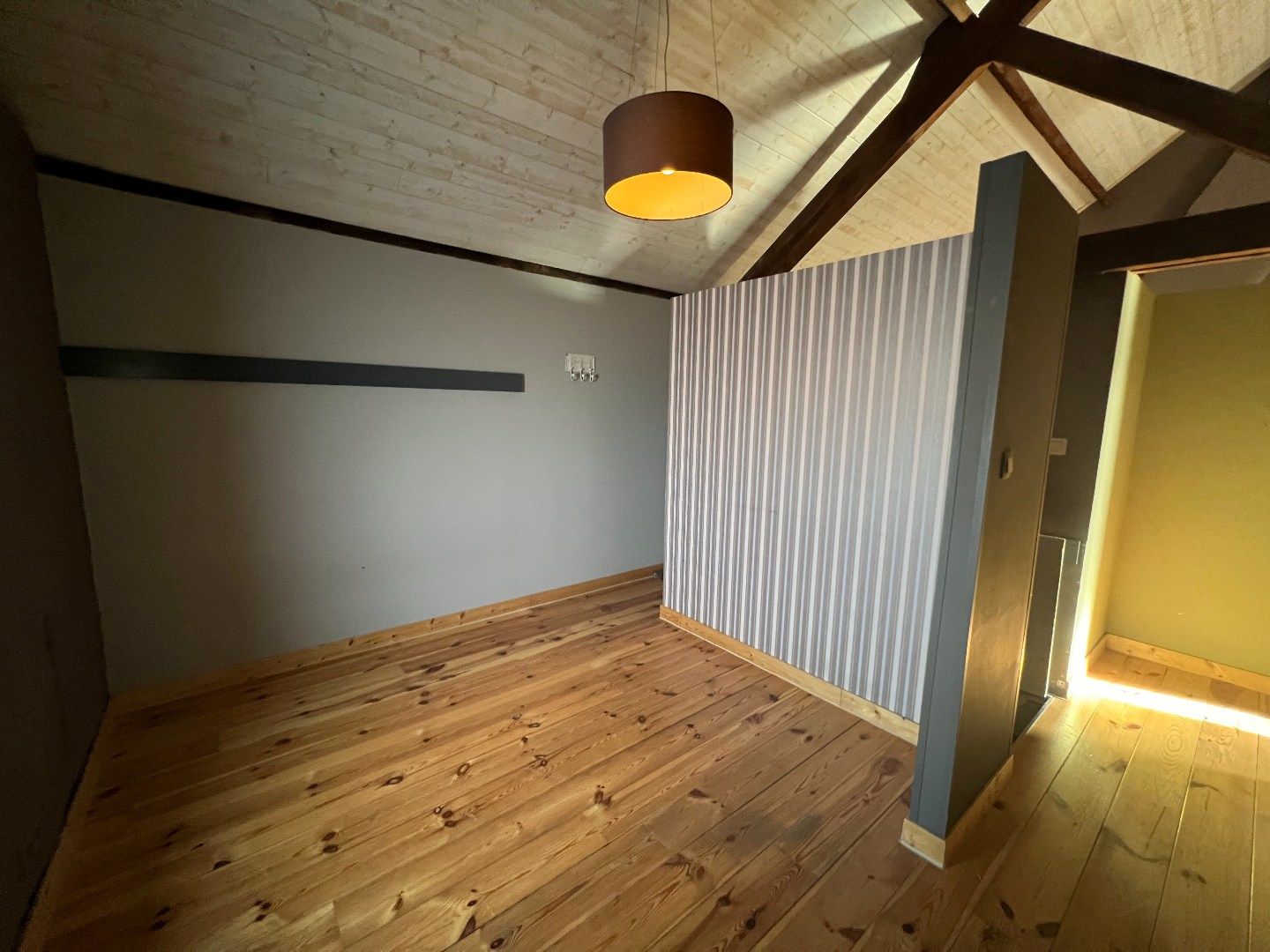 GEZELLIGE WONING MET DRIE SLAAPKAMERS, GARAGE EN TUIN foto 17