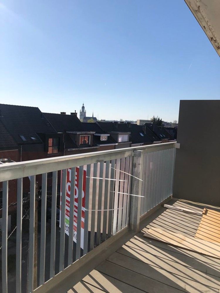 appartement met 2 kamers en kelder foto {{pictureIndex}}