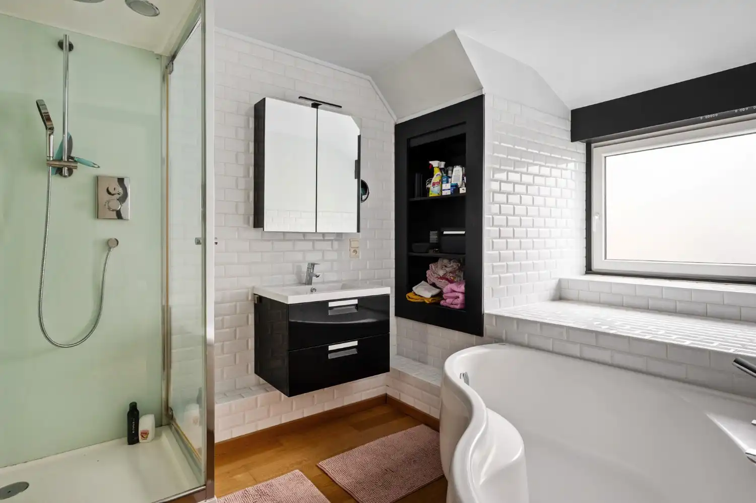 INSTAPKLARE WONING MET 2 SLAAPKAMERS EN MOOIE TUIN! foto 15