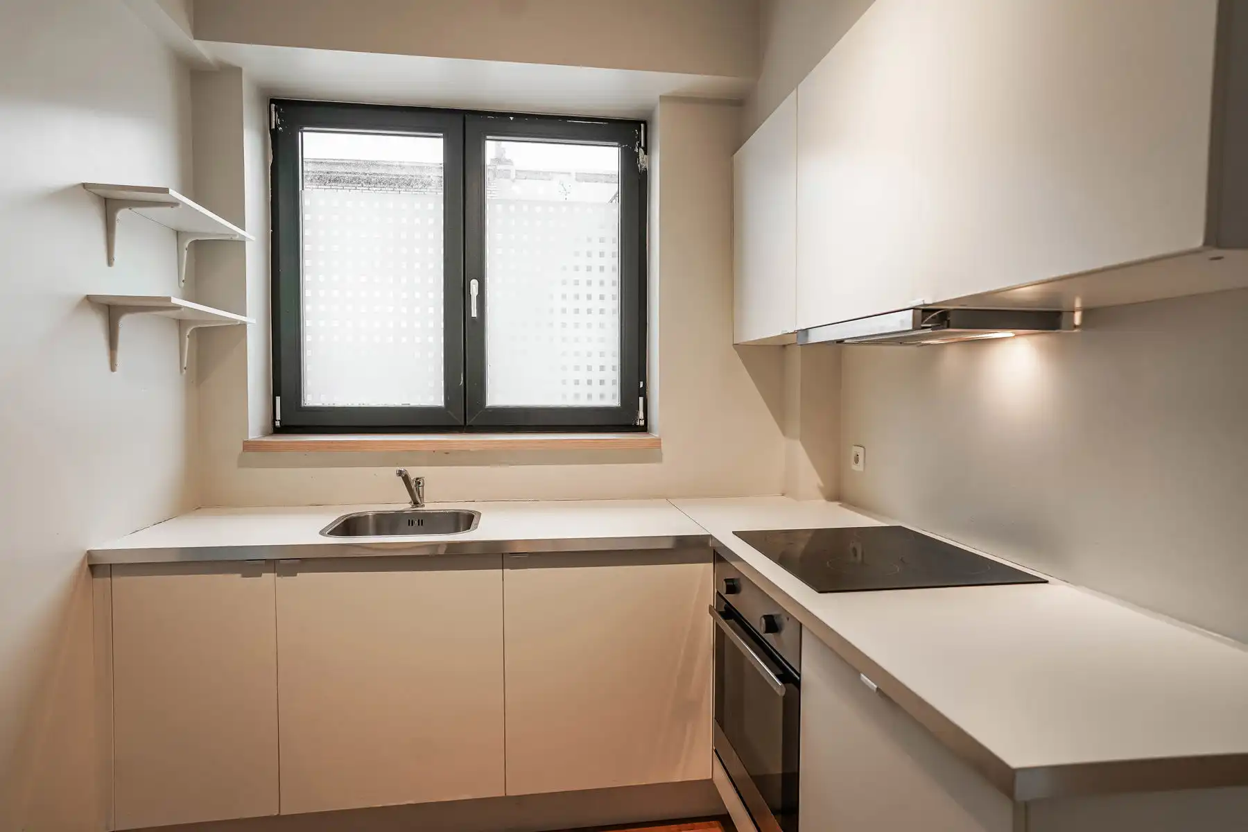 Compact appartement met private autostaanplaats te huur in centrum Londerzeel. foto 10