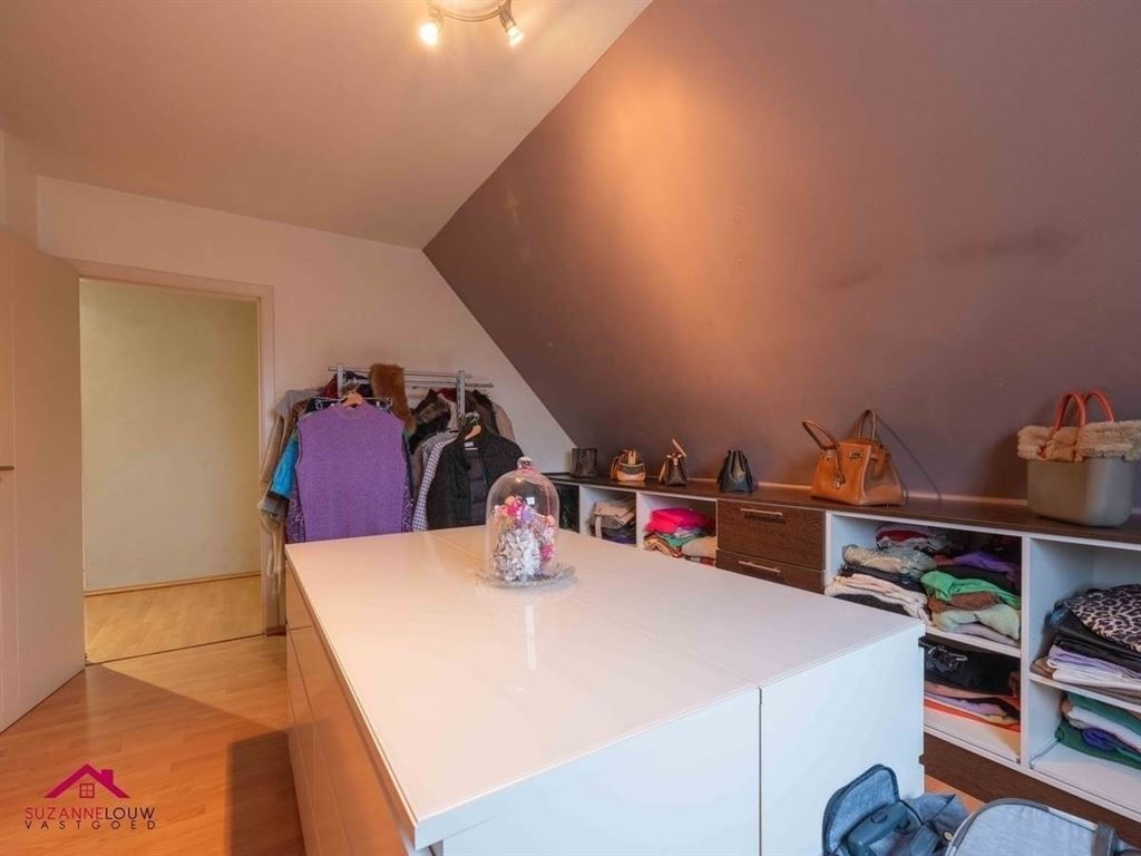 Stijlvolle vrijstaande woning met ruimte voor vrij beroep, garage en verwarmd zwembad op ruim perceel foto 27