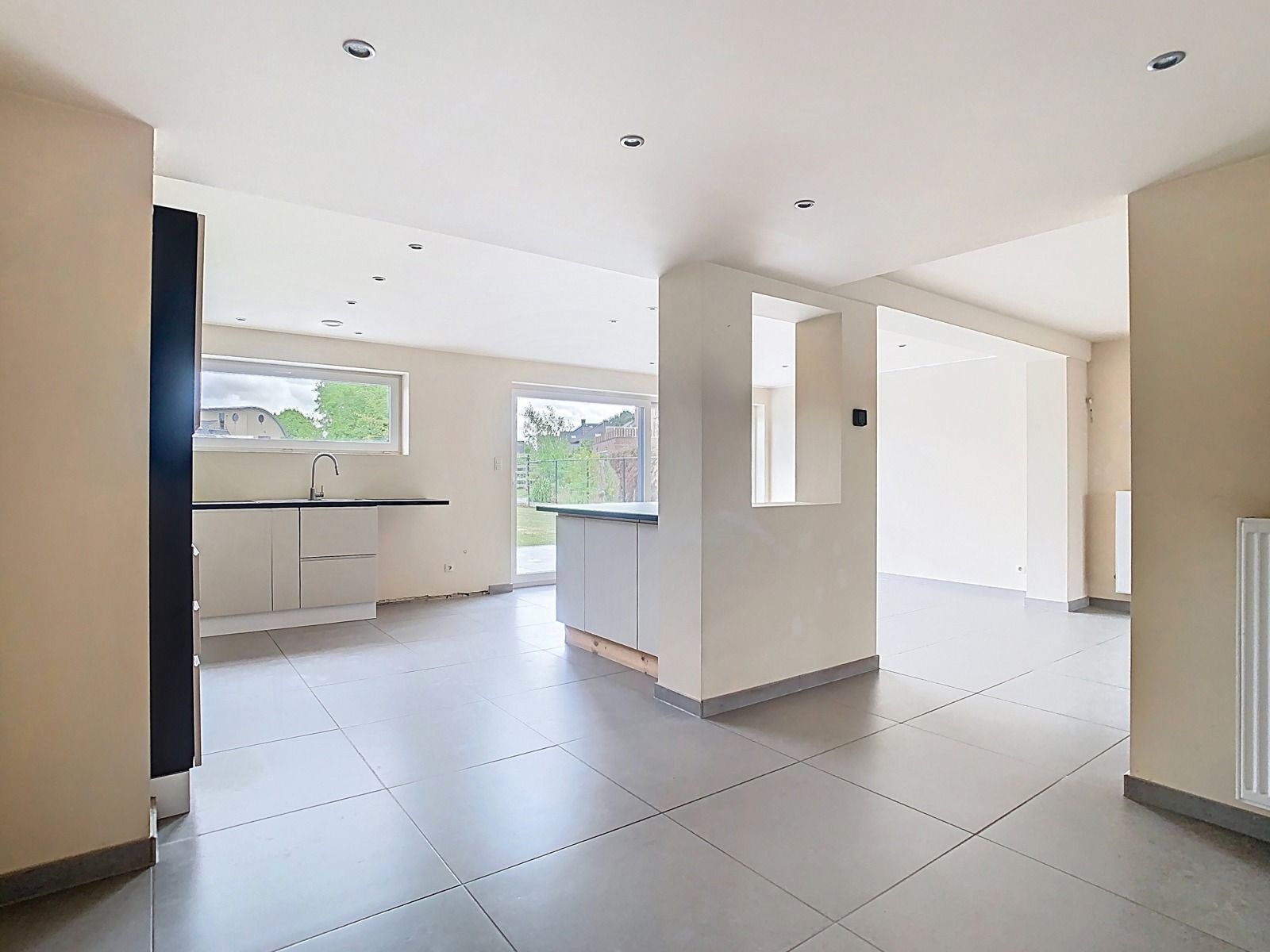Te Meise, Charmante Woning met 3 SLPK, grote tuin én garage! foto 6