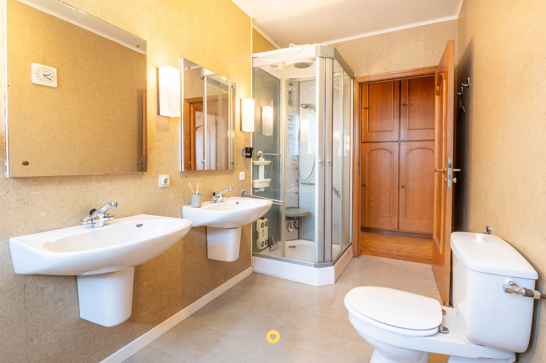 Seventies villa met potentieel in de gegeerde Lindenboswijk foto 12