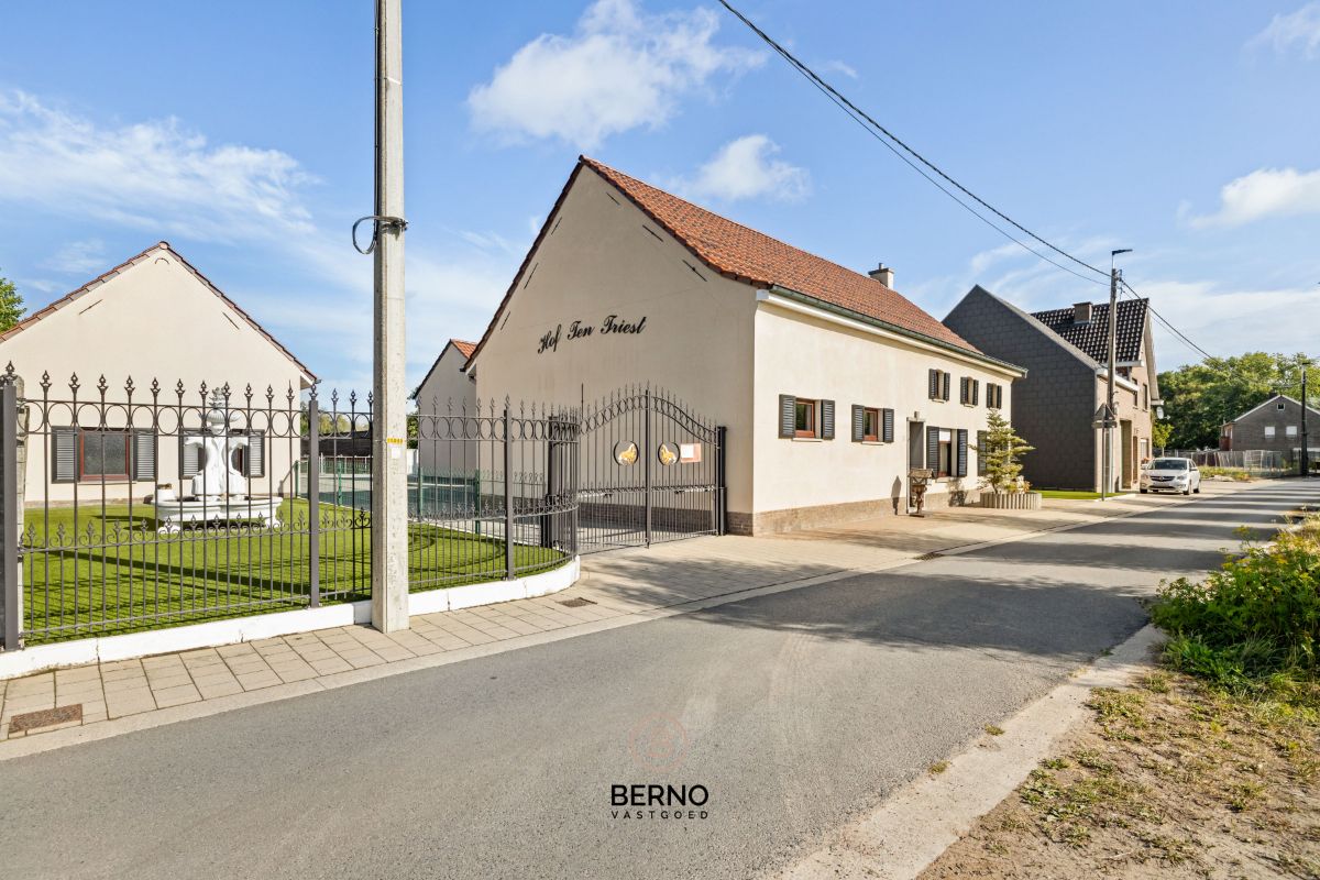 Charmante hoeve met paardenaccommodatie op 4.400 m². foto 2