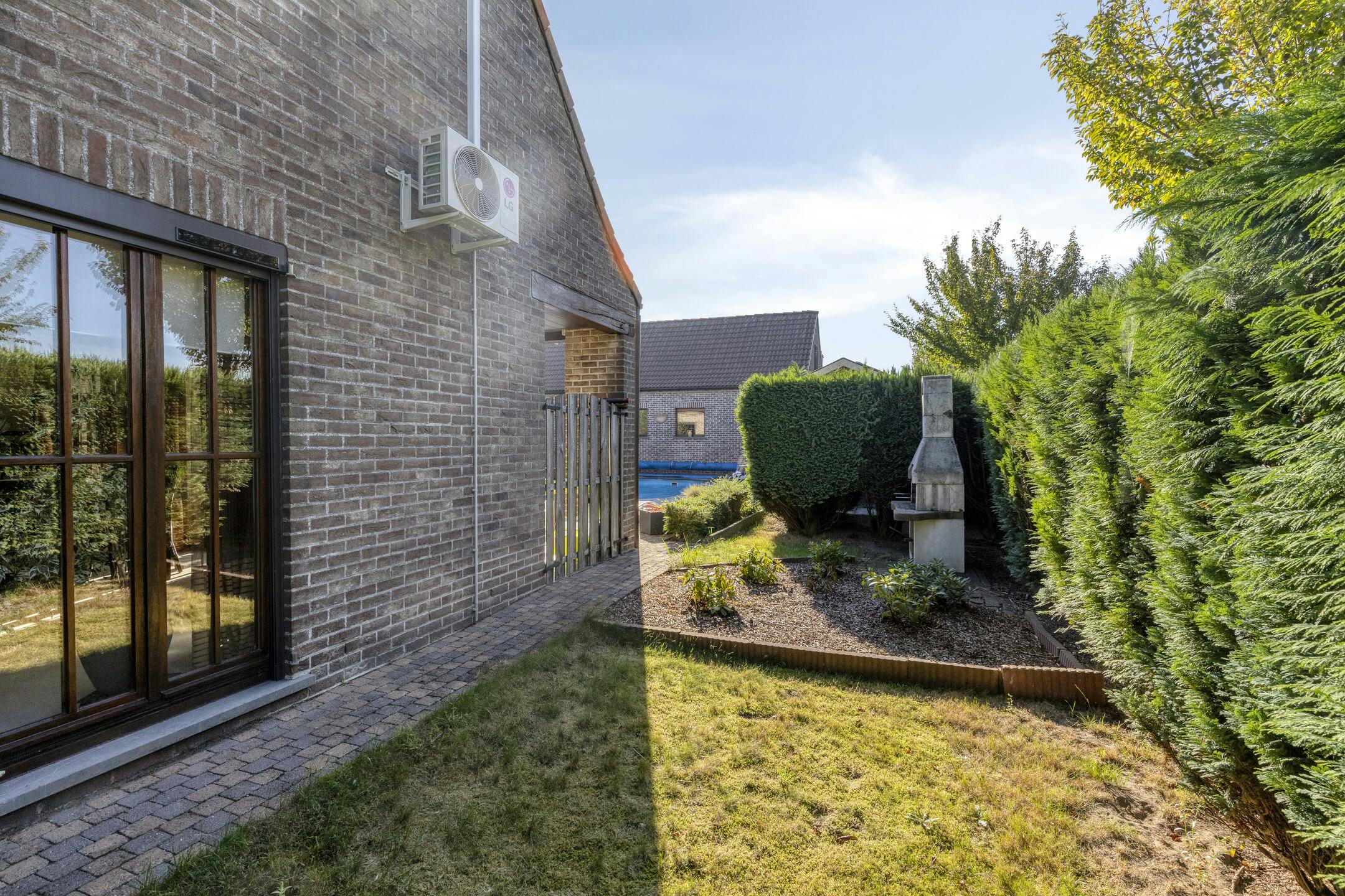 Vrijstaande woning met groot bijgebouw te koop in Wuustwezel foto 46