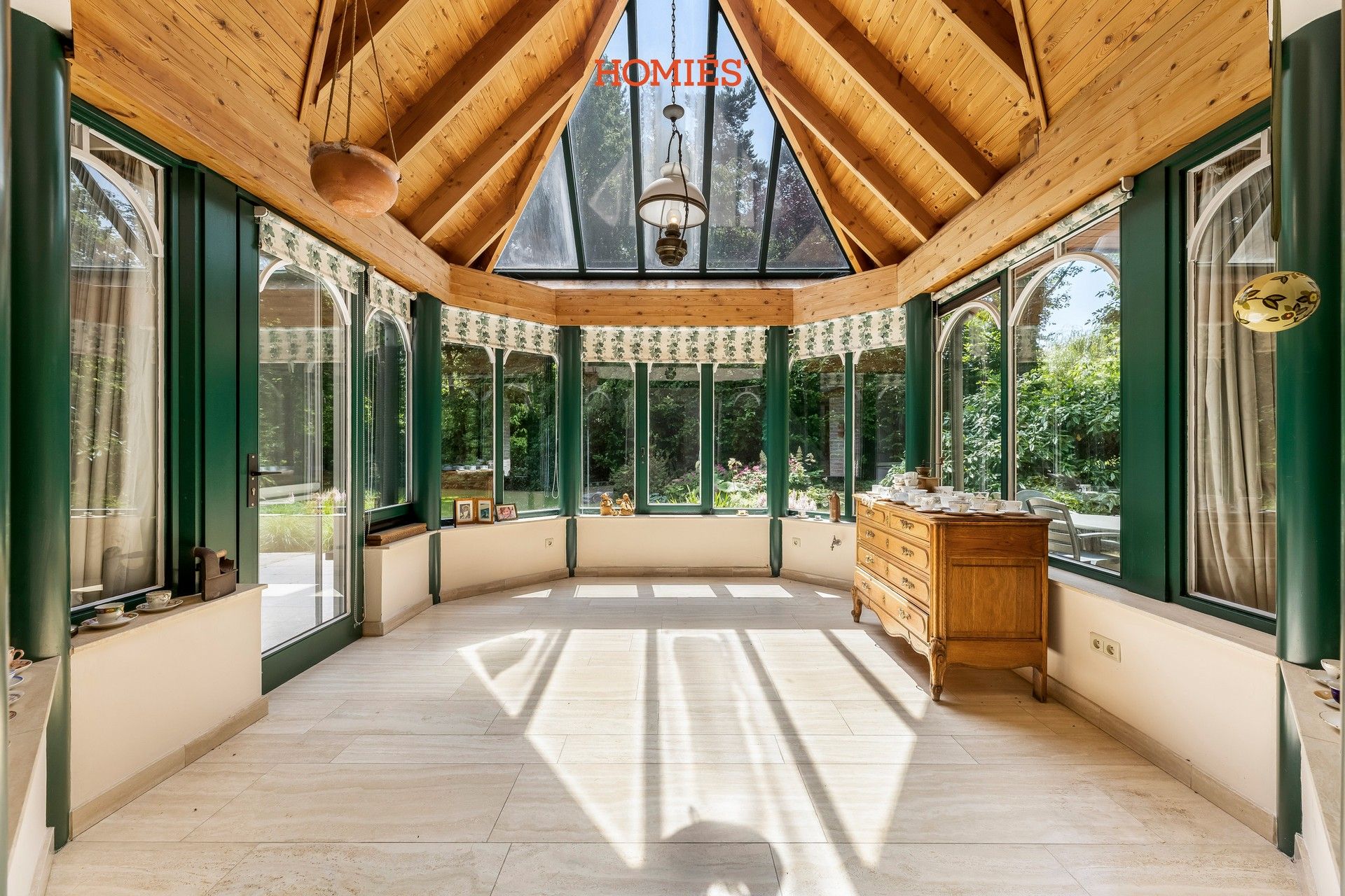 Instapklare villa op een ruim perceel foto 11