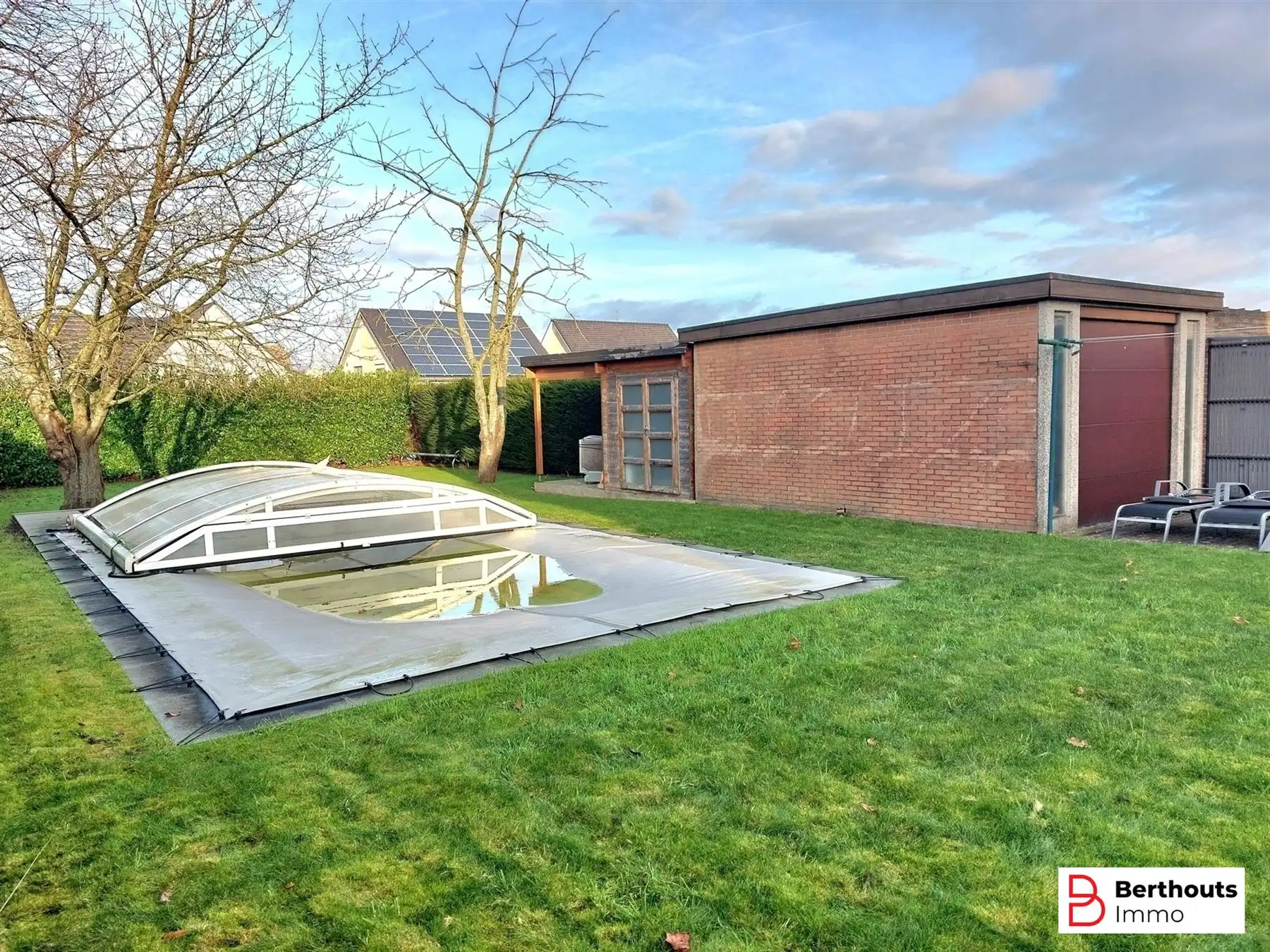 Villa met zwembad foto 3