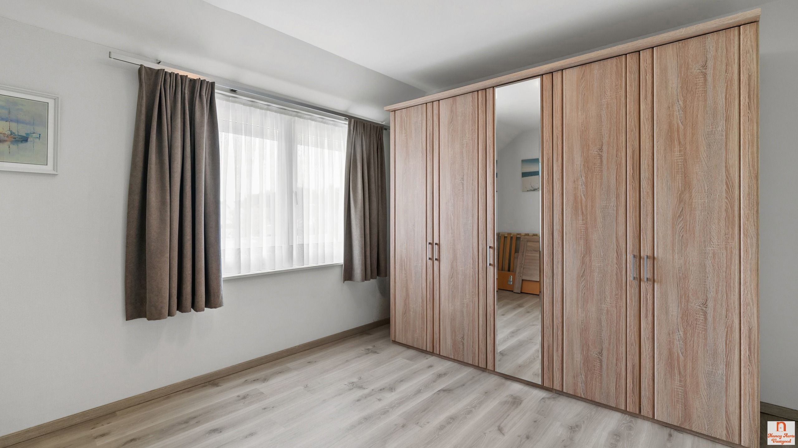 Instapklare woning met uitzonderlijk grote tuin met vijver foto 24