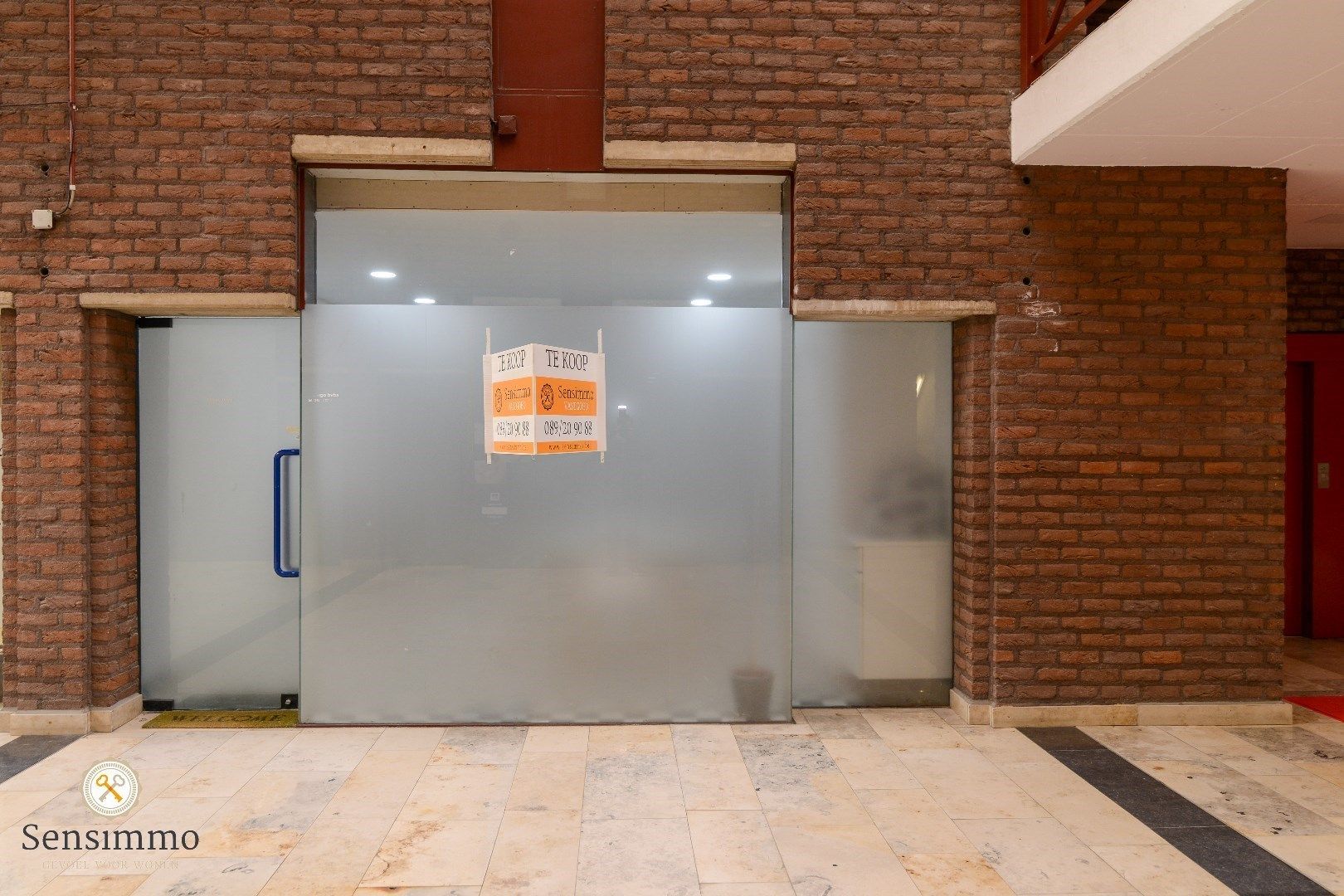 Handelsruimte in het hartje van Genk foto 13