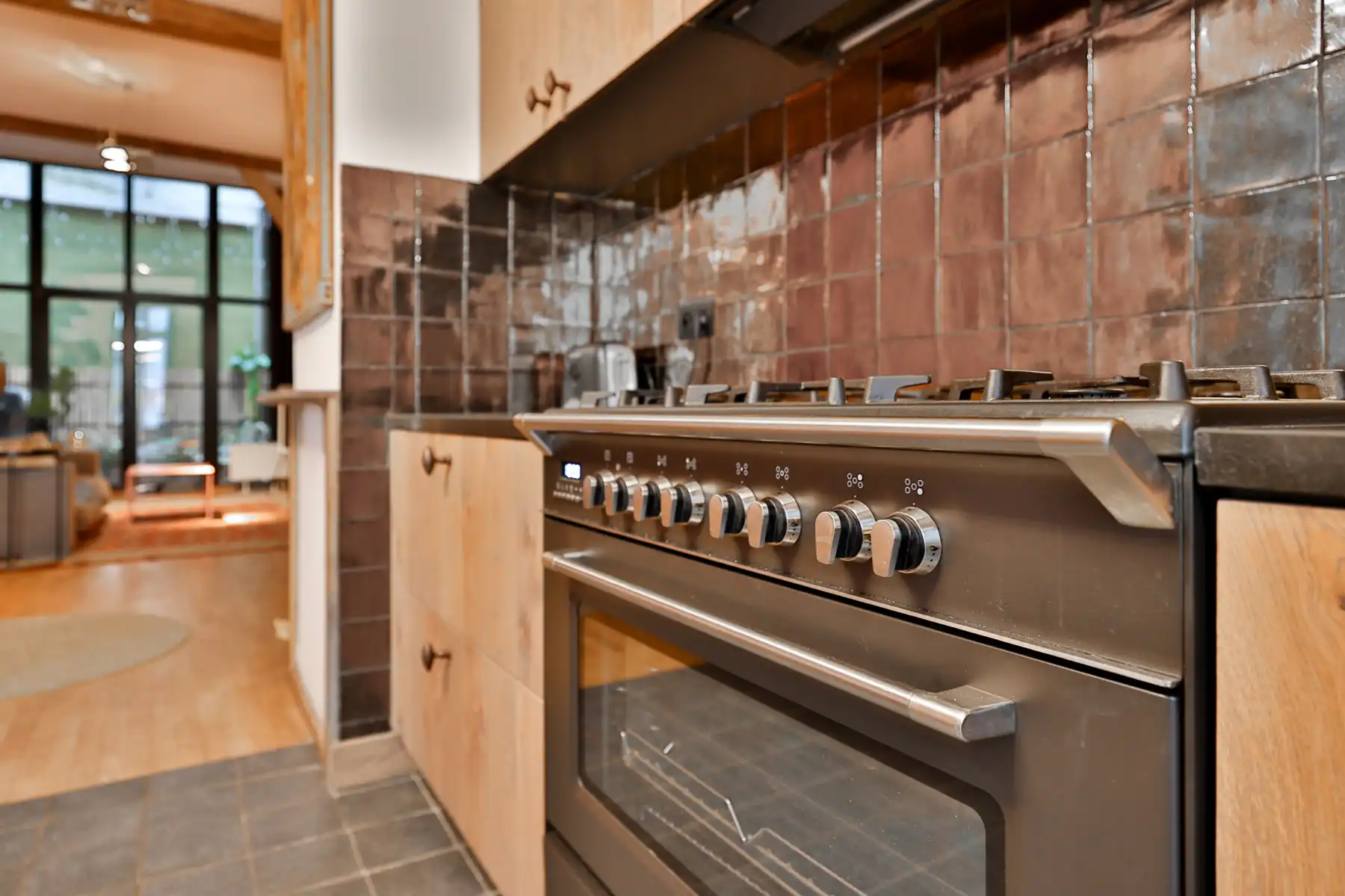 Stoer, warm en verrassend ruim — Loftgevoel met buitenruimte foto 9