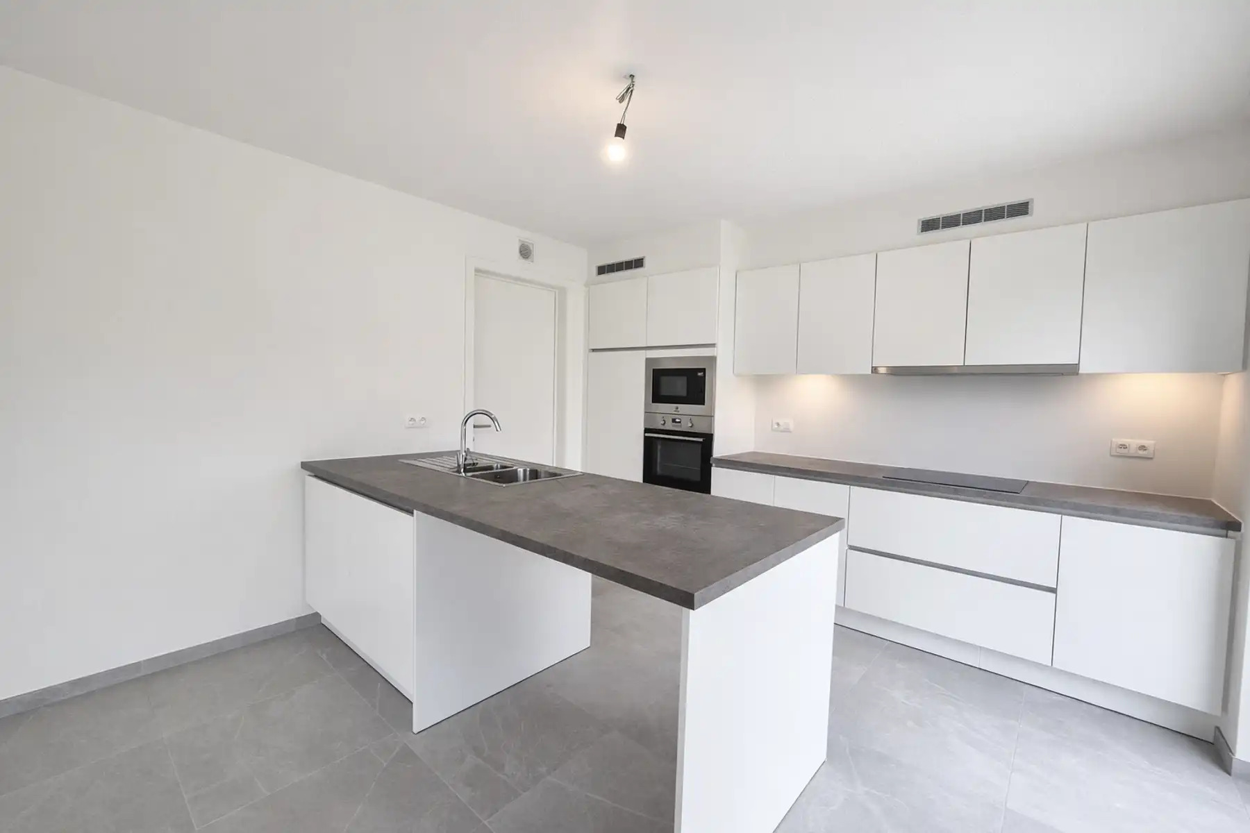 Gesloten bebouwing op goede ligging in Opwijk foto 7