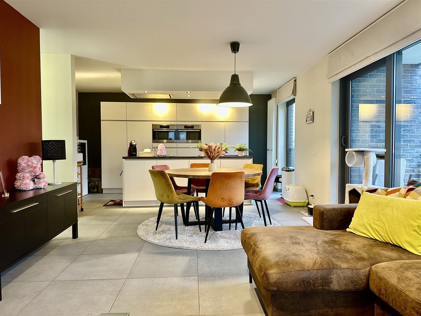2 slpk appartement met terras en autostaanplaats. foto 3