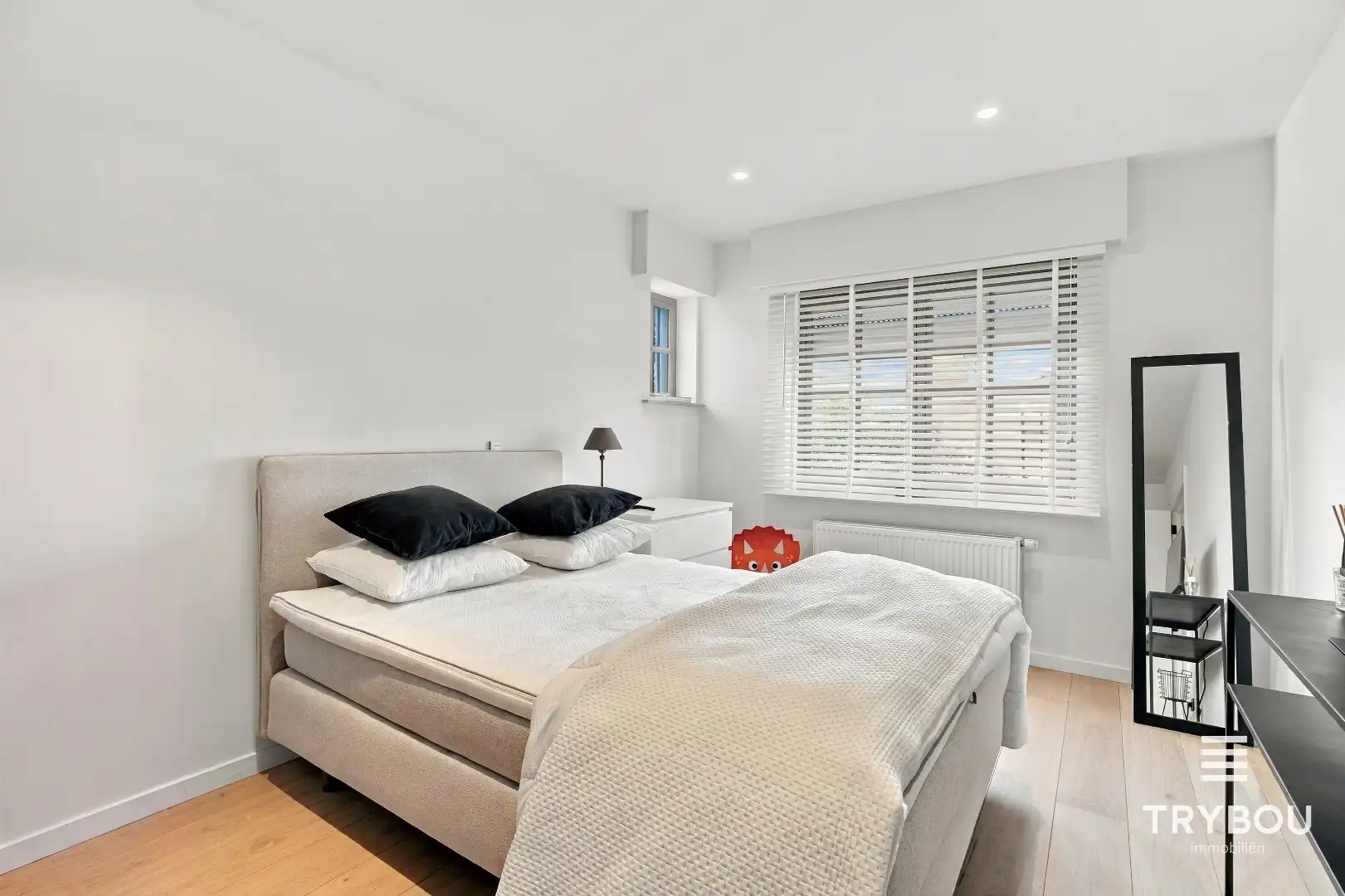 Alleenstaande luxueuze woning met 5 slaapkamers!  foto 16