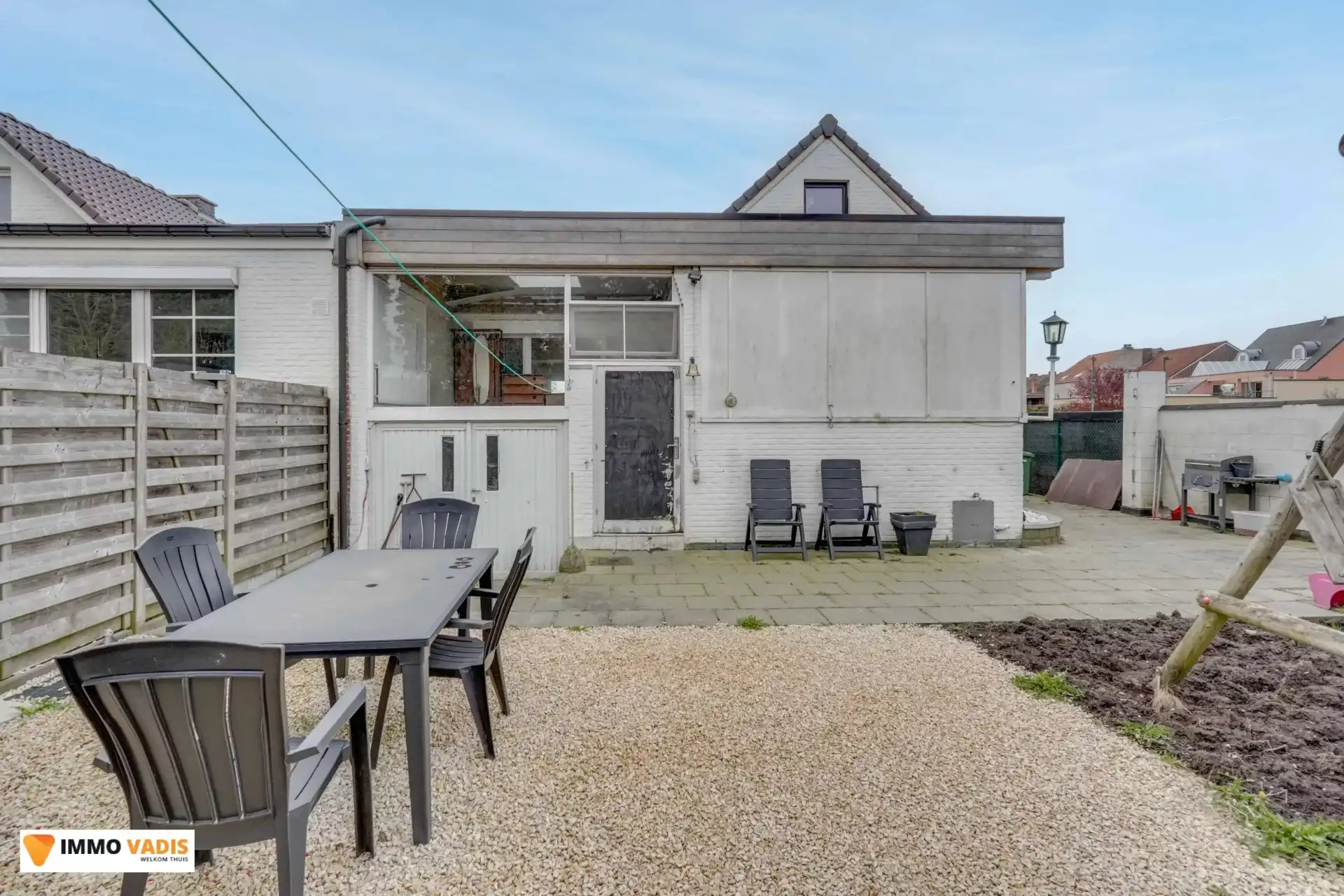 Ruime halfopen bebouwing met 3 slaapkamers en inpandige garage foto 14