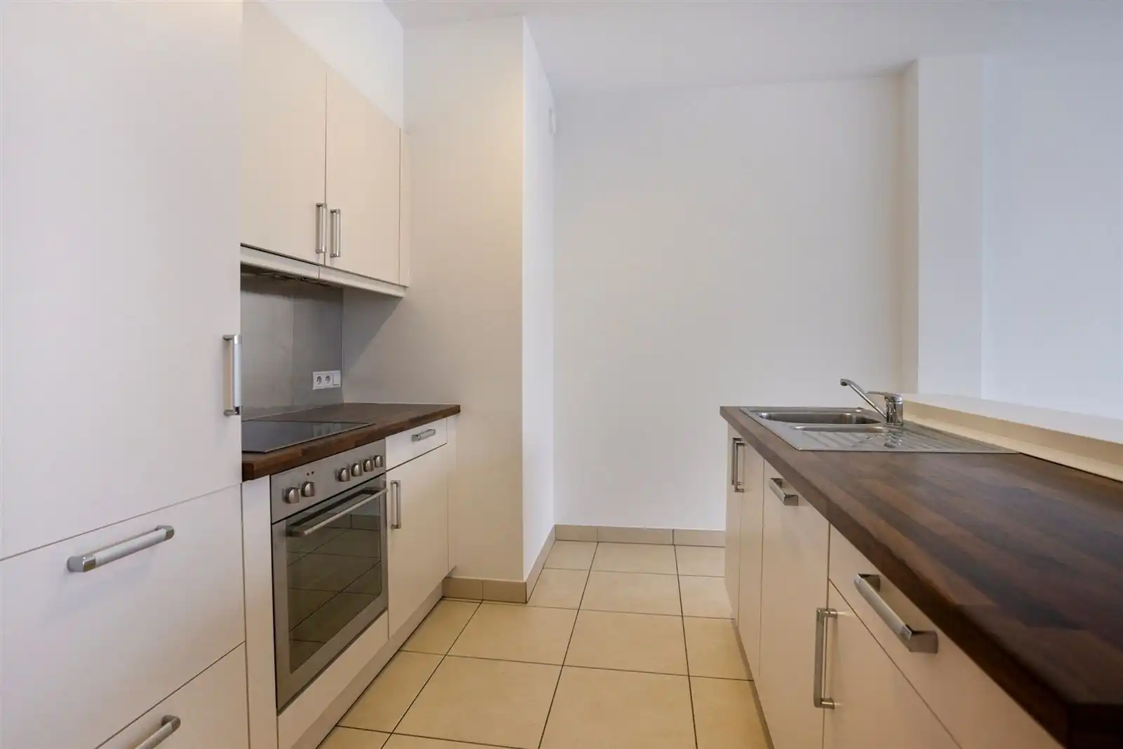 Stijlvol 2 slaapkamer appartement op toplocatie! foto 2