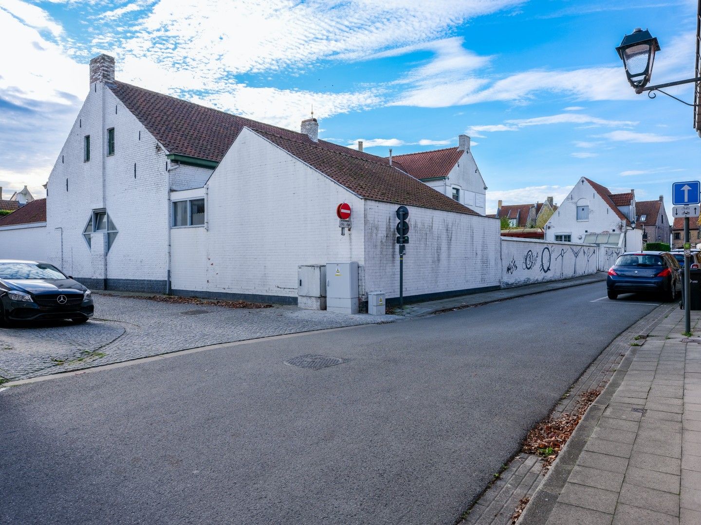 Voormalig schoolgebouw in centrum Damme foto 4