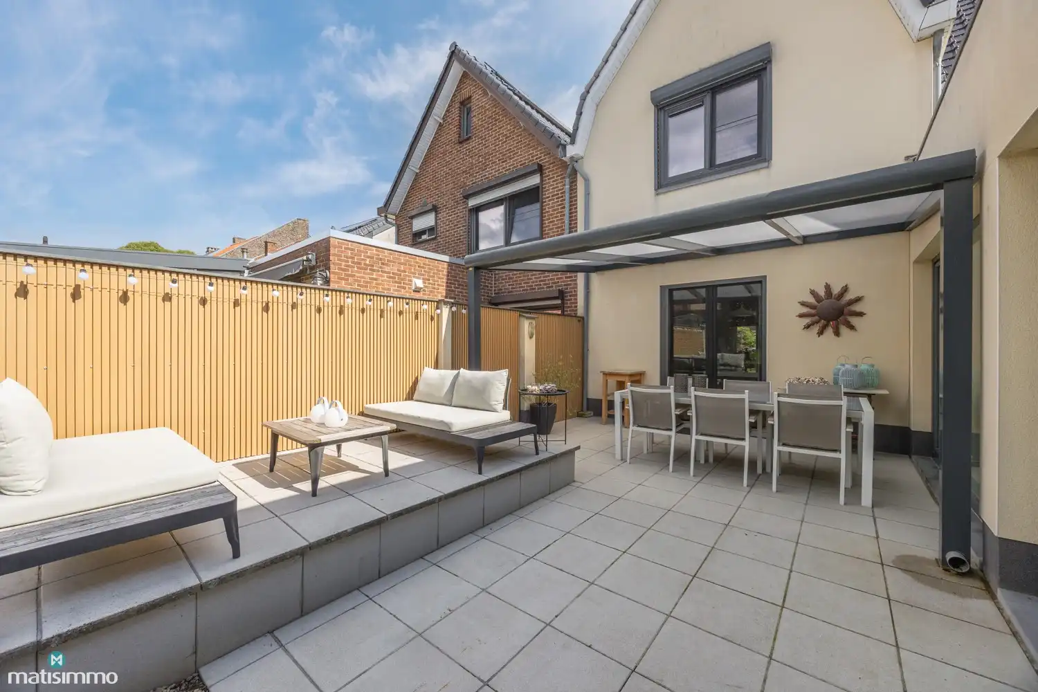 INSTAPKLAAR GERENOVEERDE WONING MET 3 SLAAPKAMERS, GARAGE, CARPORT EN PRACHTIGE TUIN NABIJ HET KANAAL EN DE MAAS IN LANAKEN foto 31