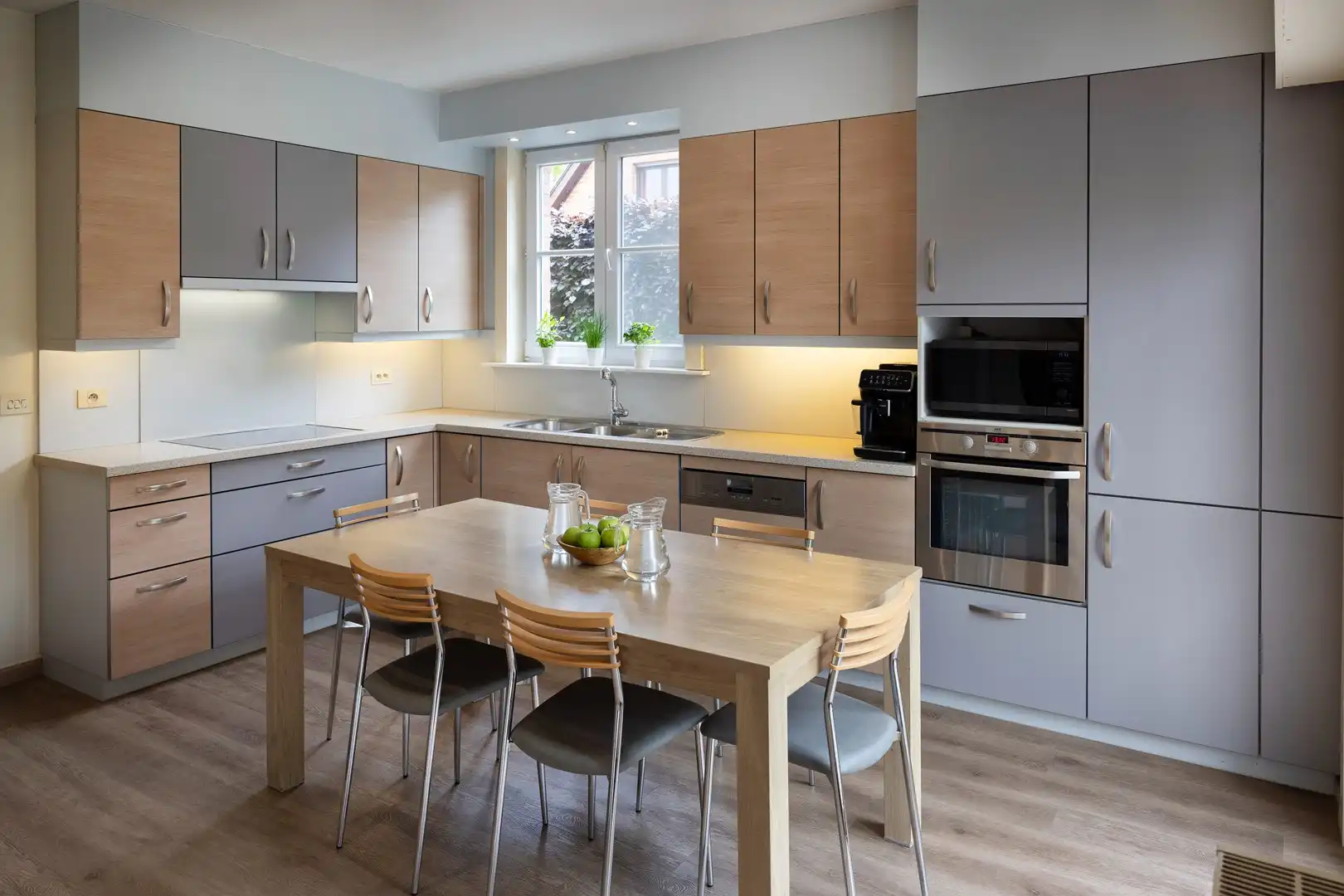 Zonovergoten wonen op 1.297 m² in villa met 6 slaapkamer. foto 7