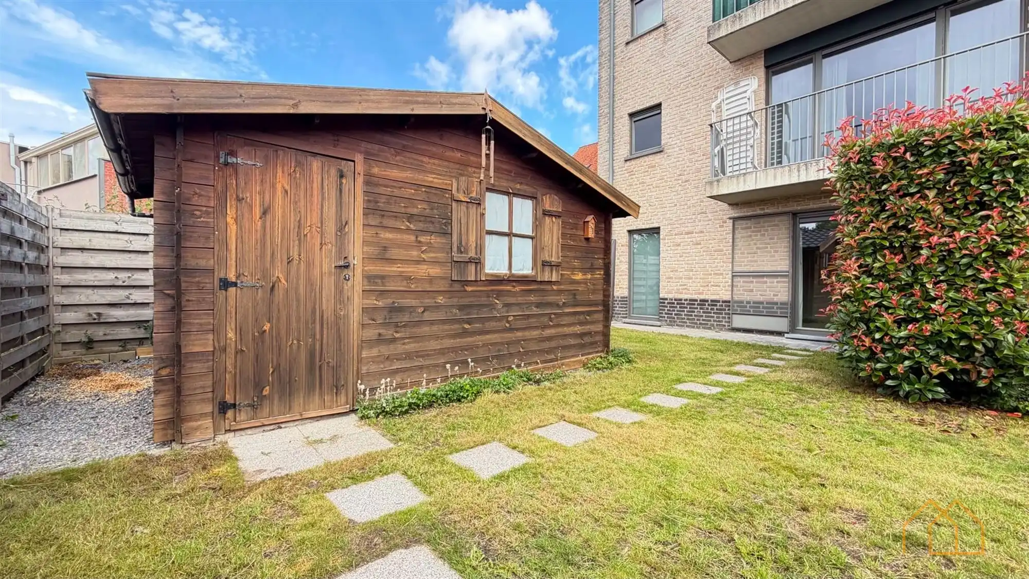 Appartement met tuin, carport en parkeerplaats foto 26