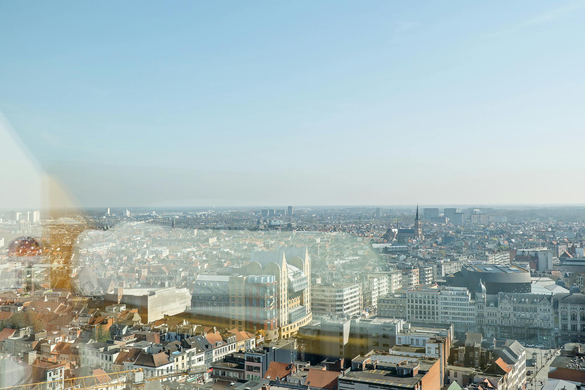 Exclusief wonen met panoramisch uitzicht in de Antwerp Tower foto 21