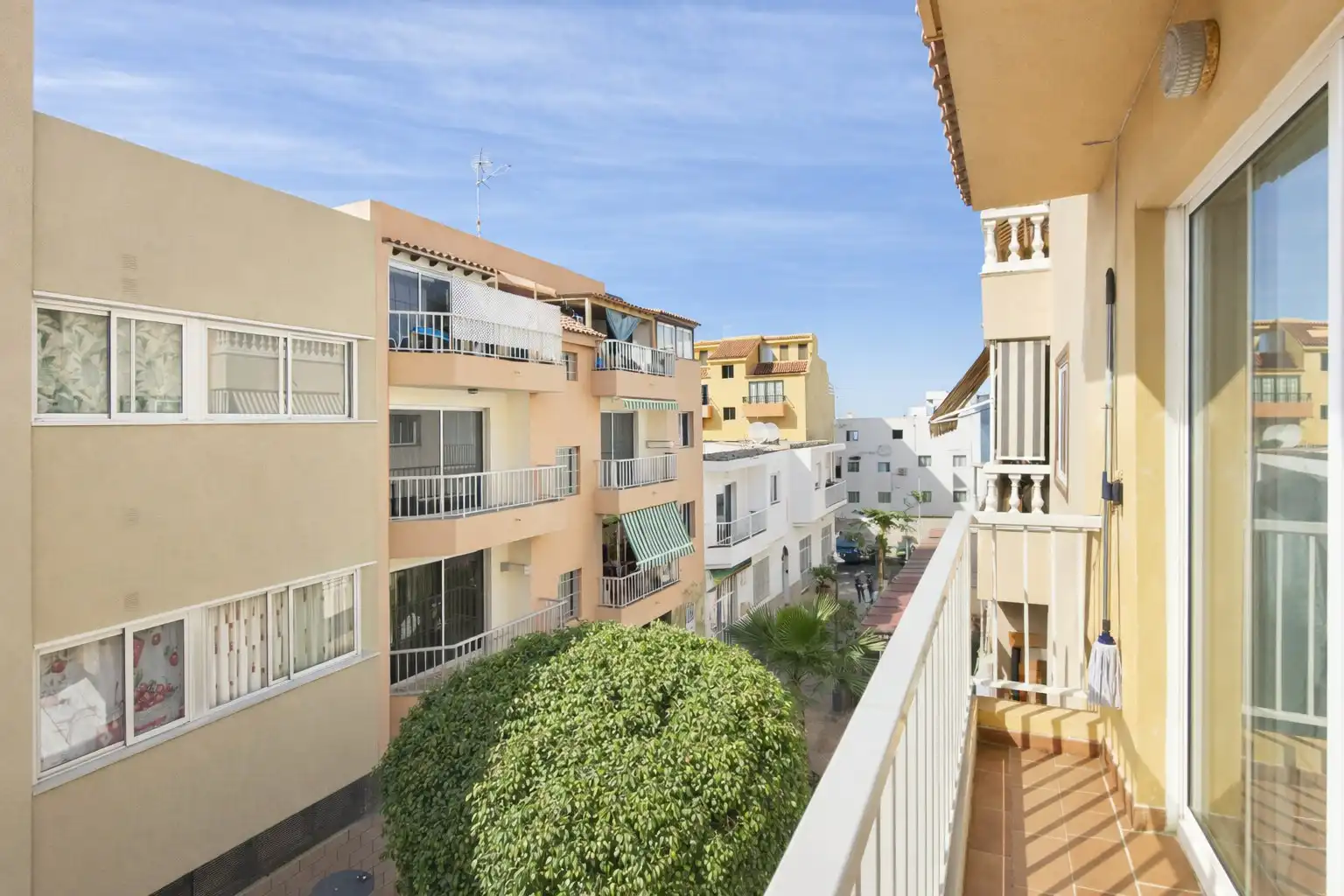 Instapklaar appartement met balkon  foto 2