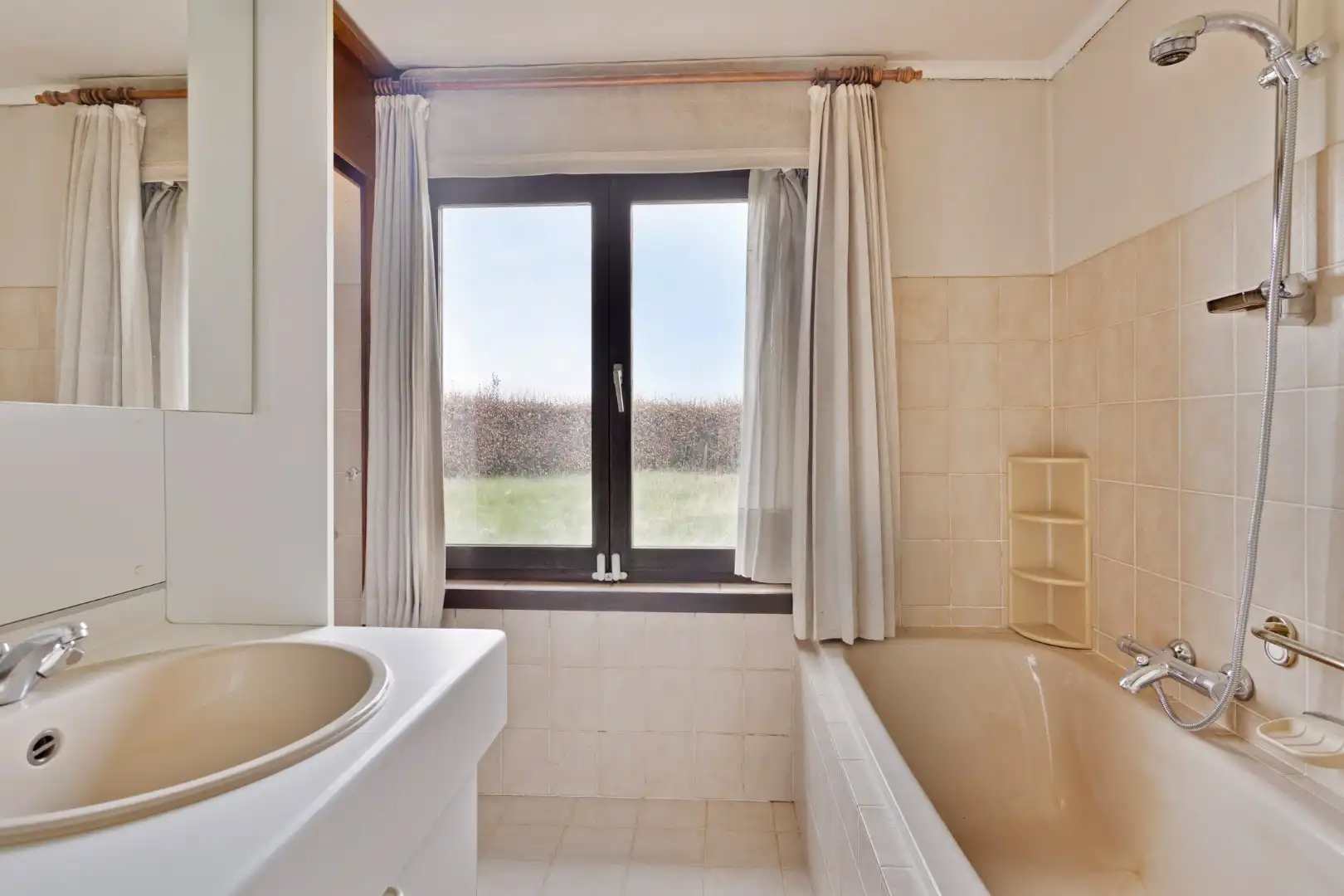 Landelijke woning met groot bijgebouw in Kruisem foto 12