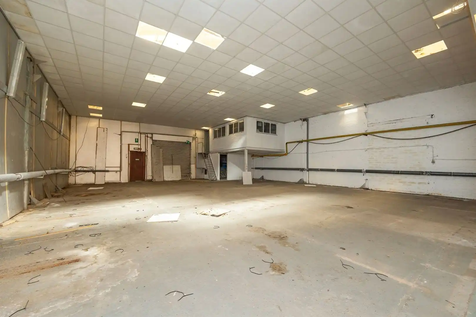 Woning met doorrit en ruime opslag – multifunctioneel eigendom foto 15