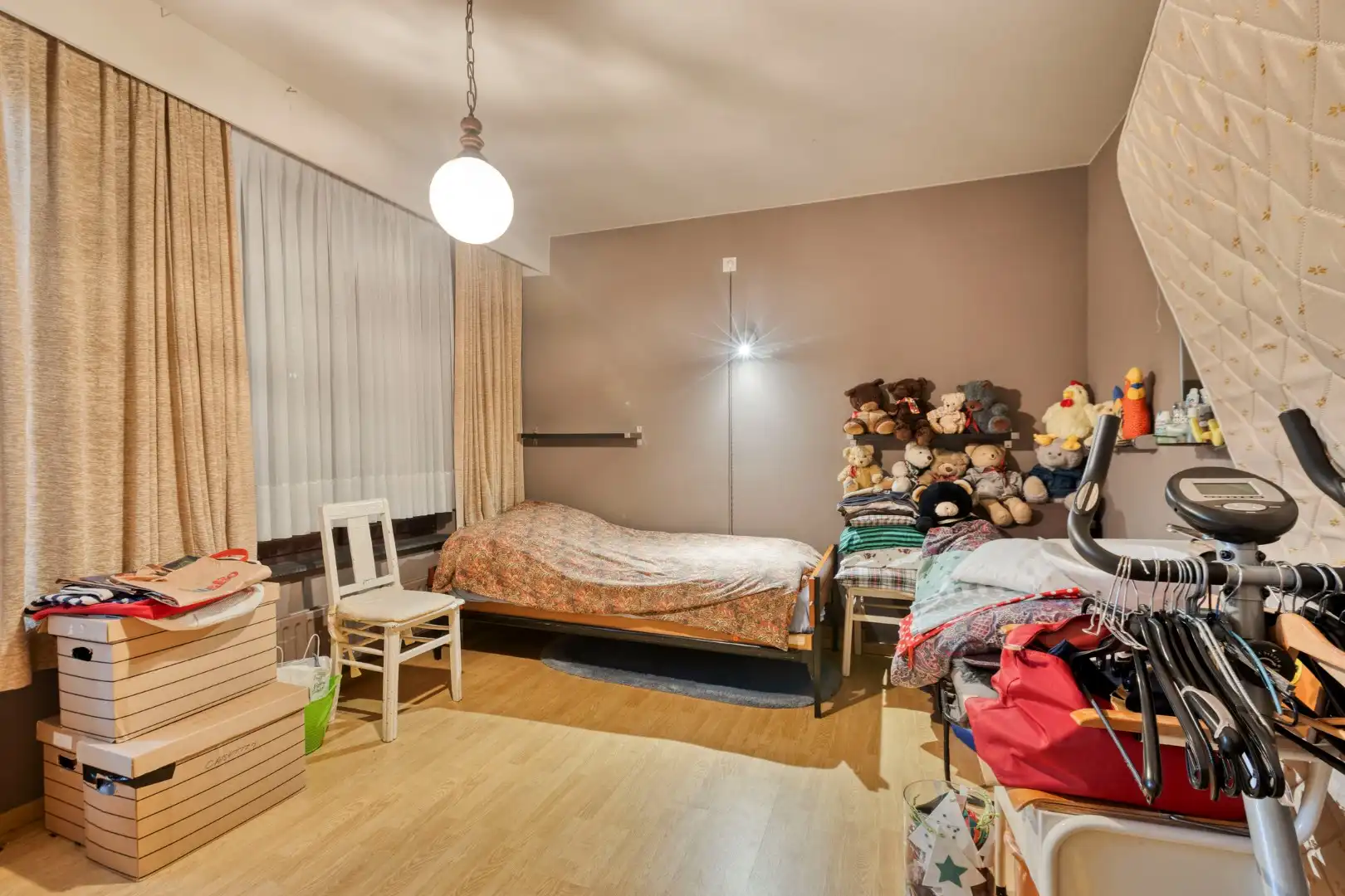 Ruime woning met 5 slaapkamers, garage en zonnige tuin in Mol-Ginderbuiten foto 18