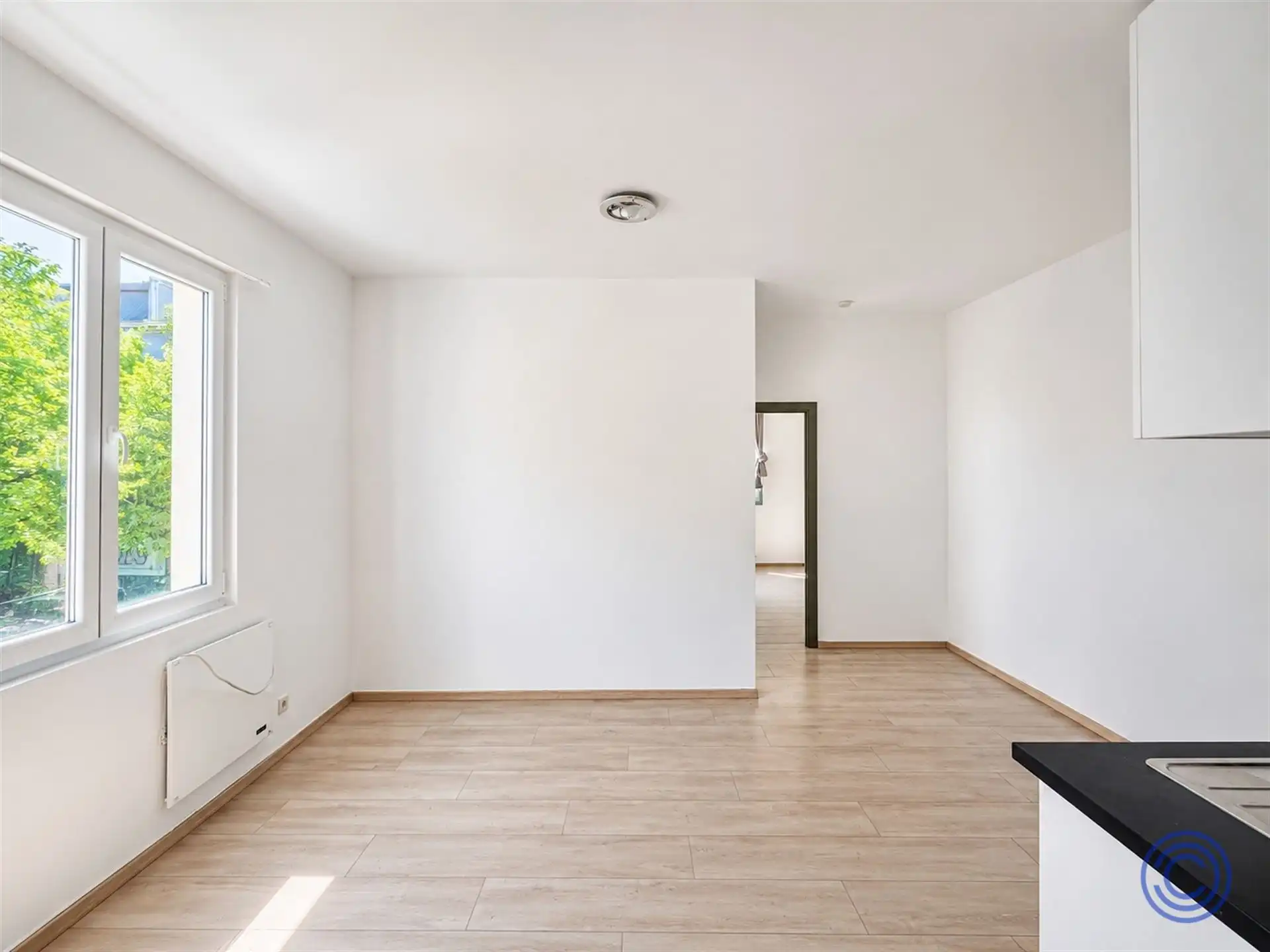 Licht op te frissen 1-slpk appartement in centrum Antwerpen! foto 2