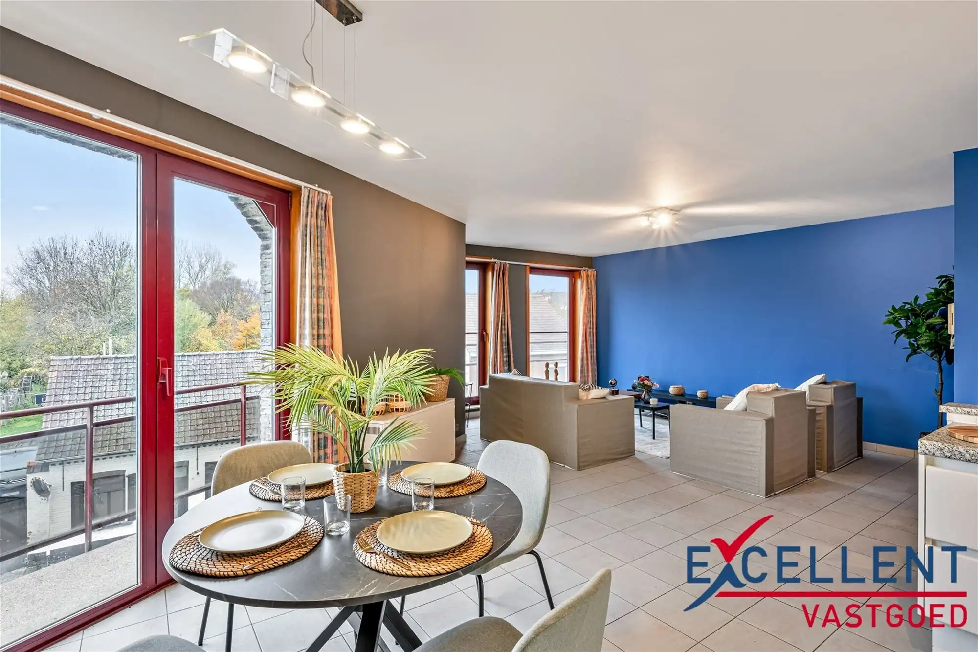 Lichtrijk appartement met staanplaats centrum Landegem foto 3