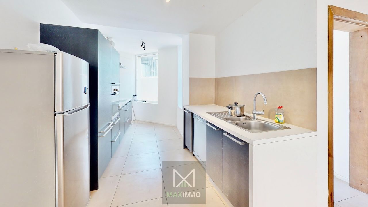 🏡 Volledig gerenoveerde halfopen woning met 4 slaapkamers & zonnige tuin – Harelbeke foto 3