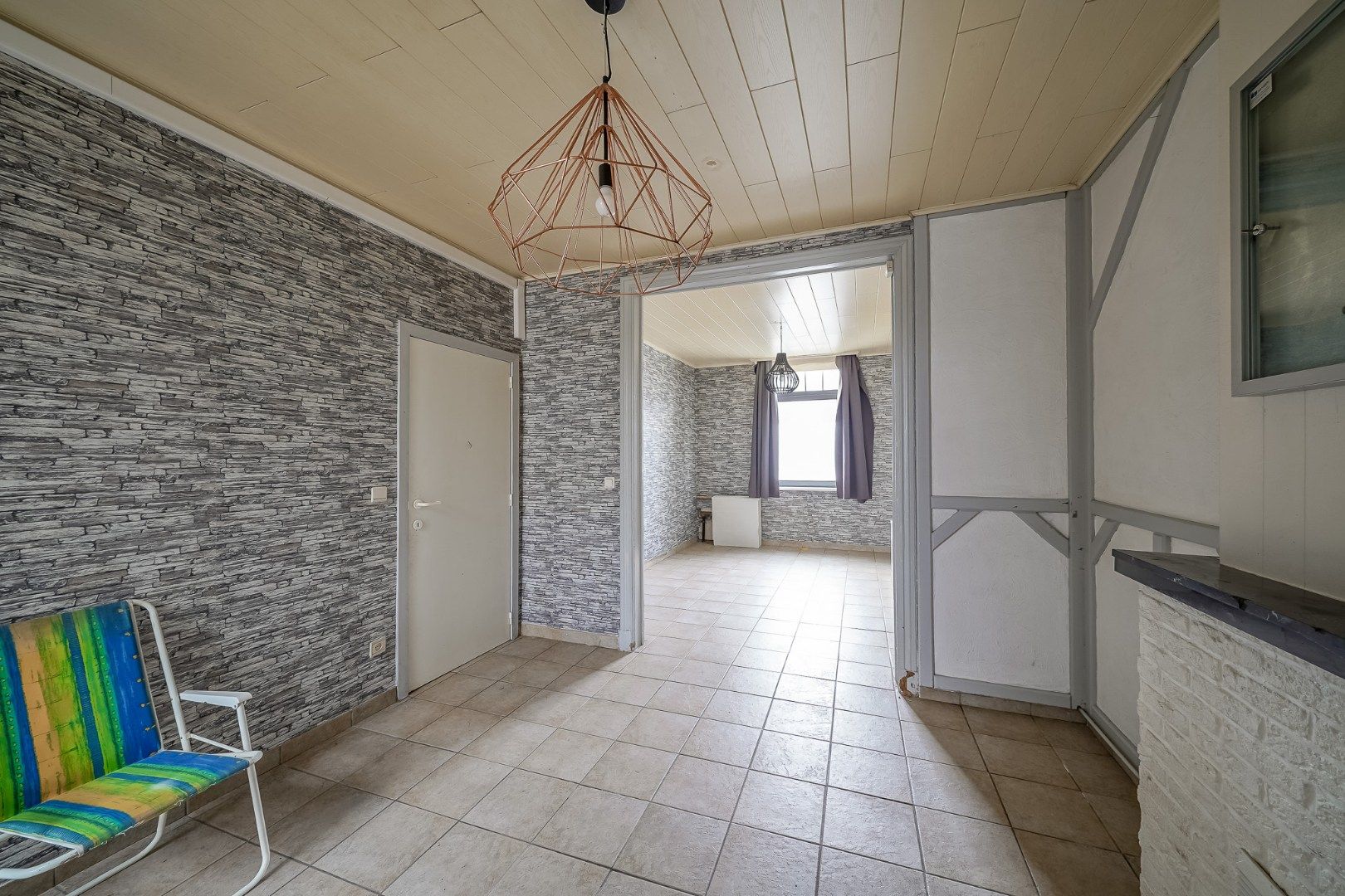 Te renoveren gezinswoning met potentieel! foto 4